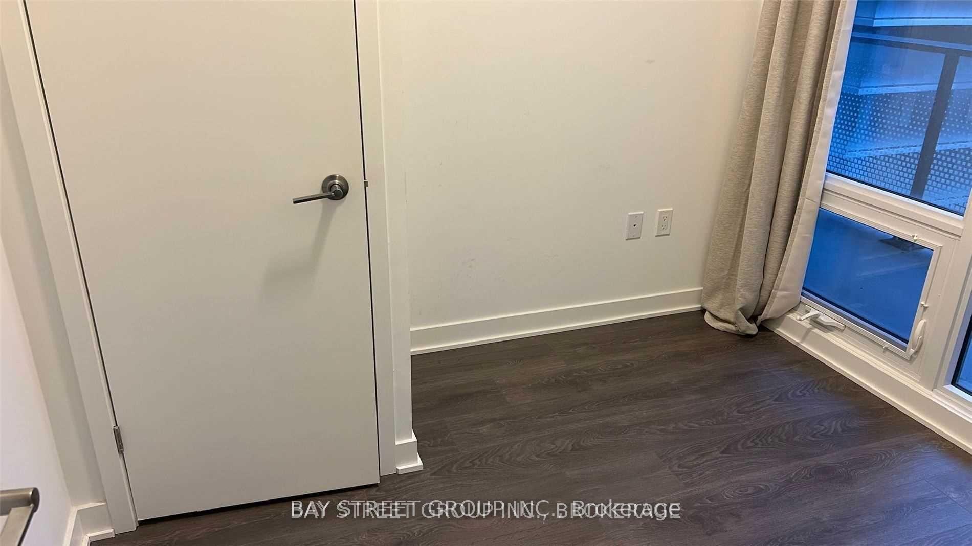 3 Bedrooms Condo at 115 Blue Jays, Toronto For sale