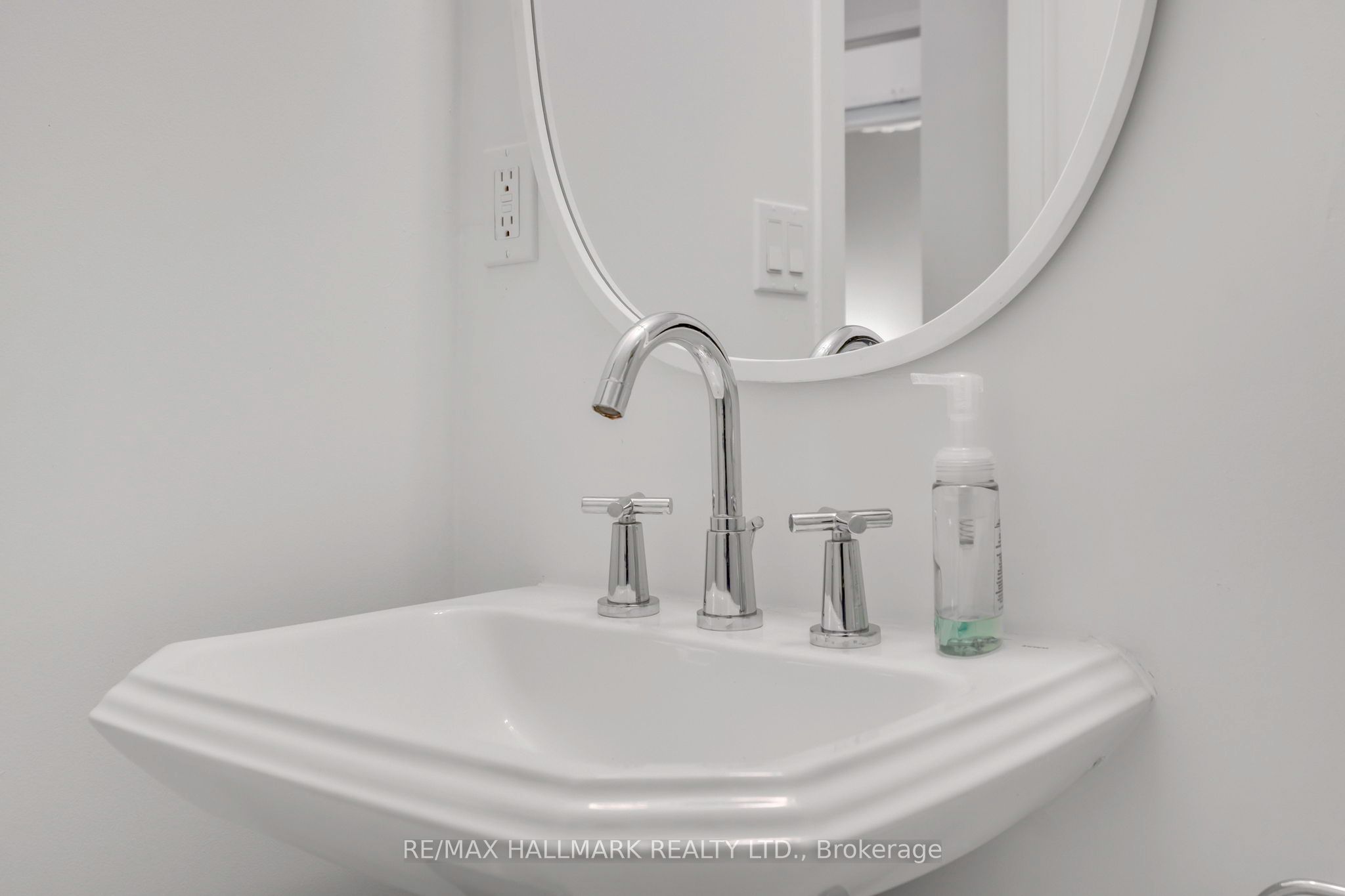183 Dovercourt Road, #106