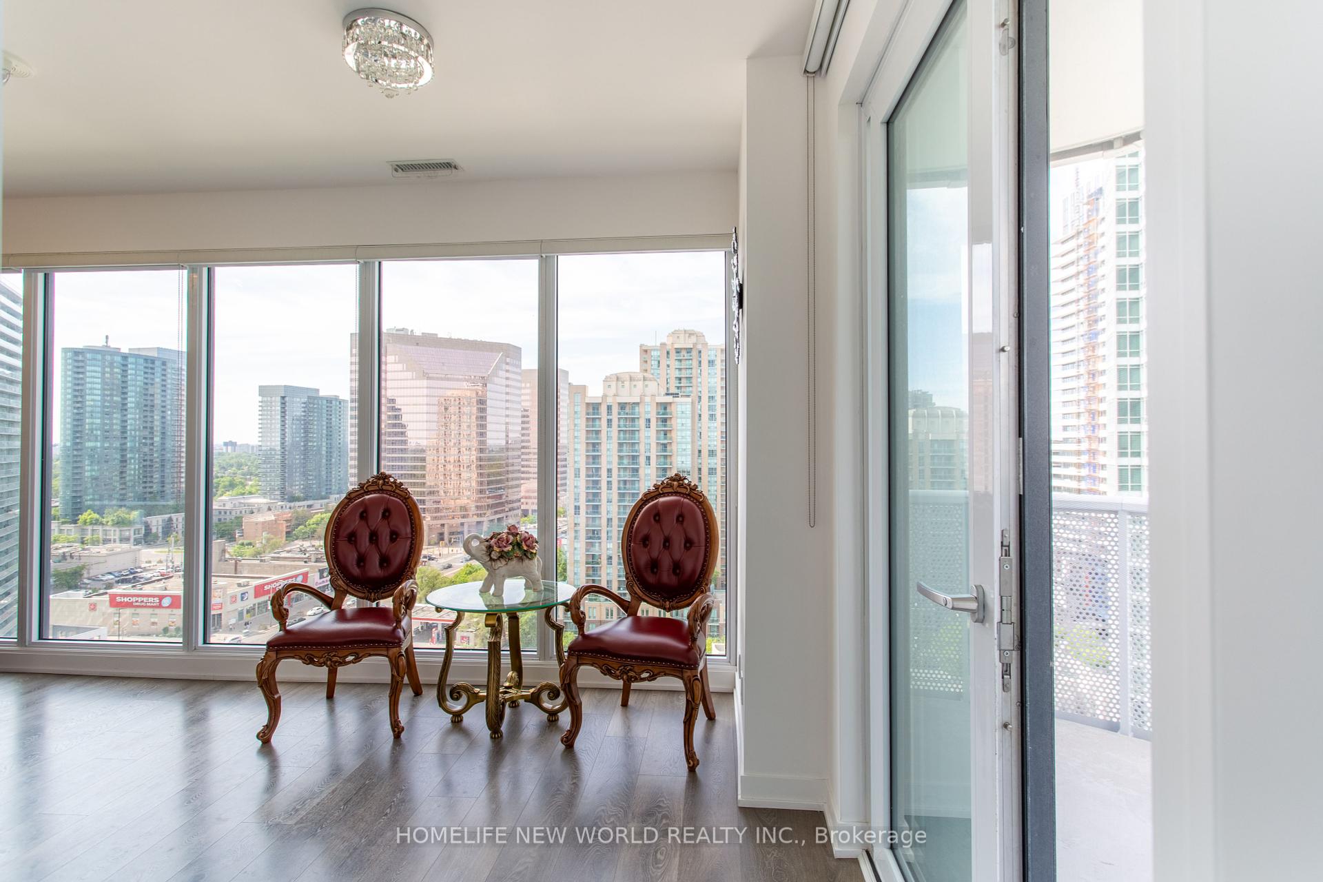 2 Bedrooms Condo at 15 Holmes, Toronto For sale