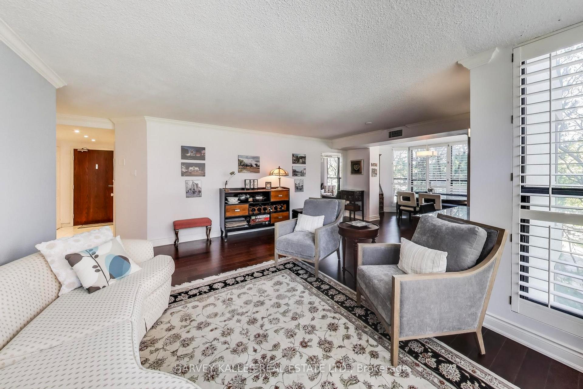 2 Bedrooms Condo at 33 Elmhurst, Toronto For sale