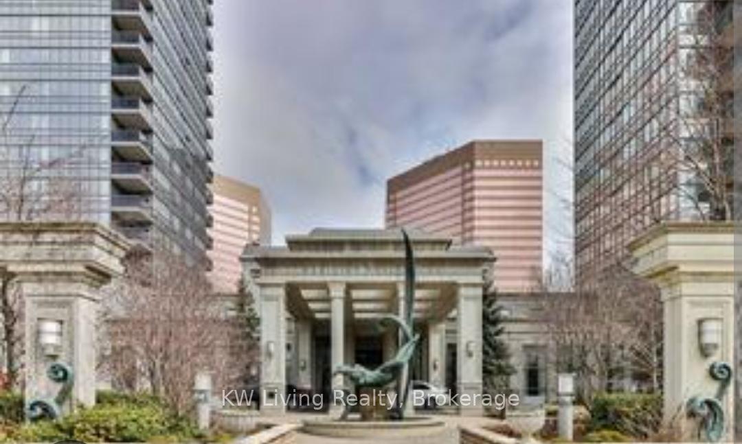 2 Bedrooms Condo at 15 Greenview, Toronto For sale