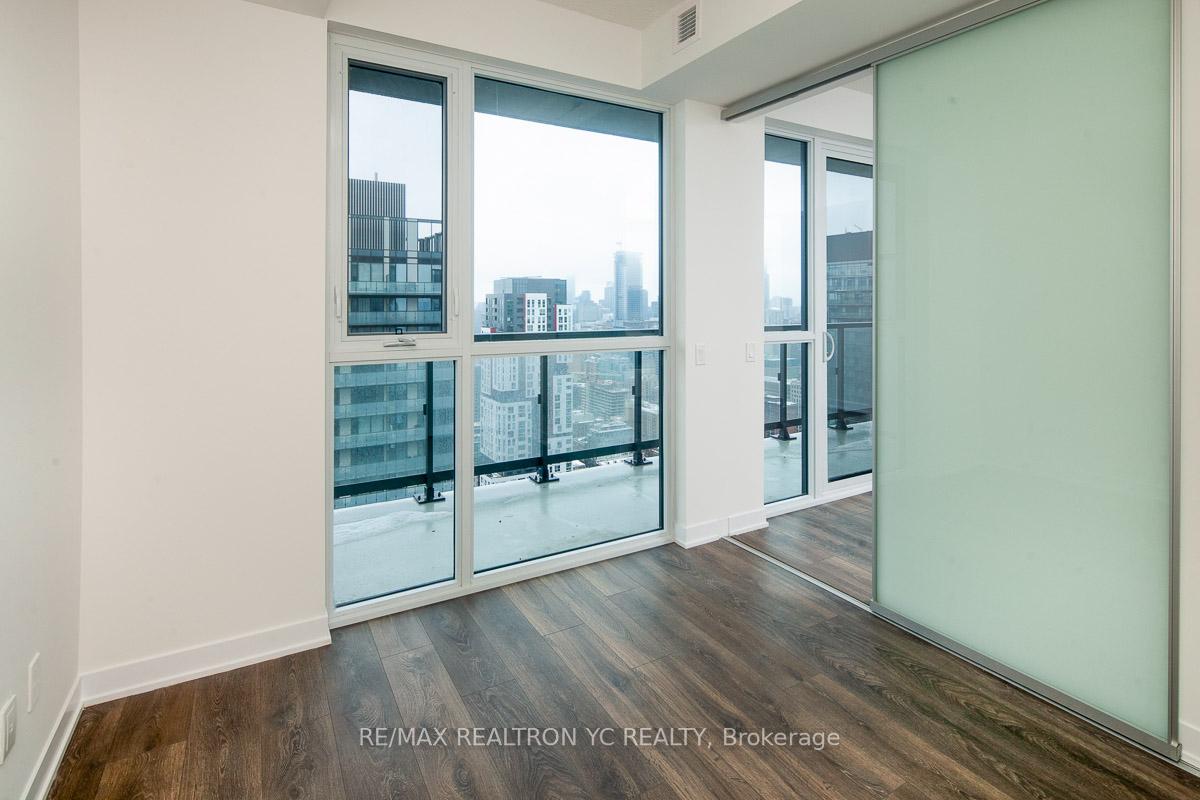 1 Bedroom Condo at 87 Peter,  Toronto For sale