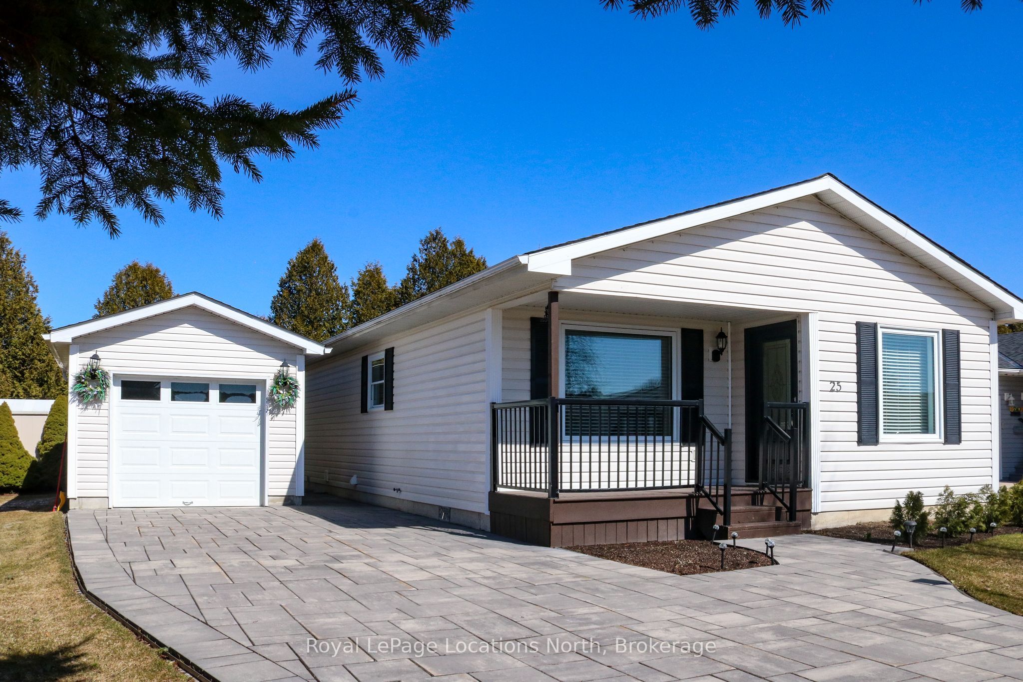 25 St. James Place, Wasaga Beach, ON L9Z 3A8