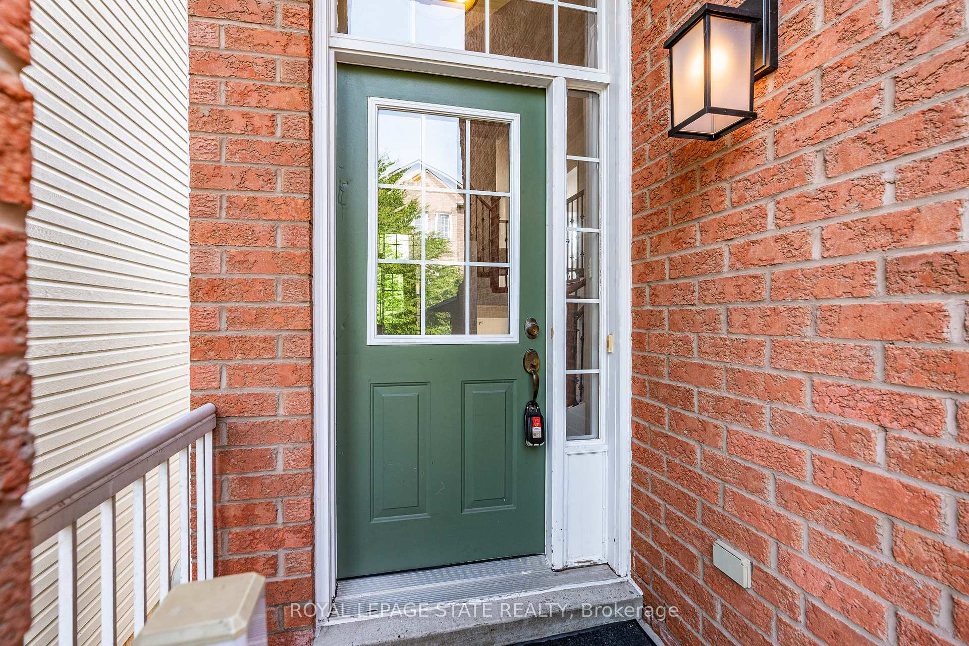3 Bedrooms Condo at 5090 Fairview, Burlington For sale