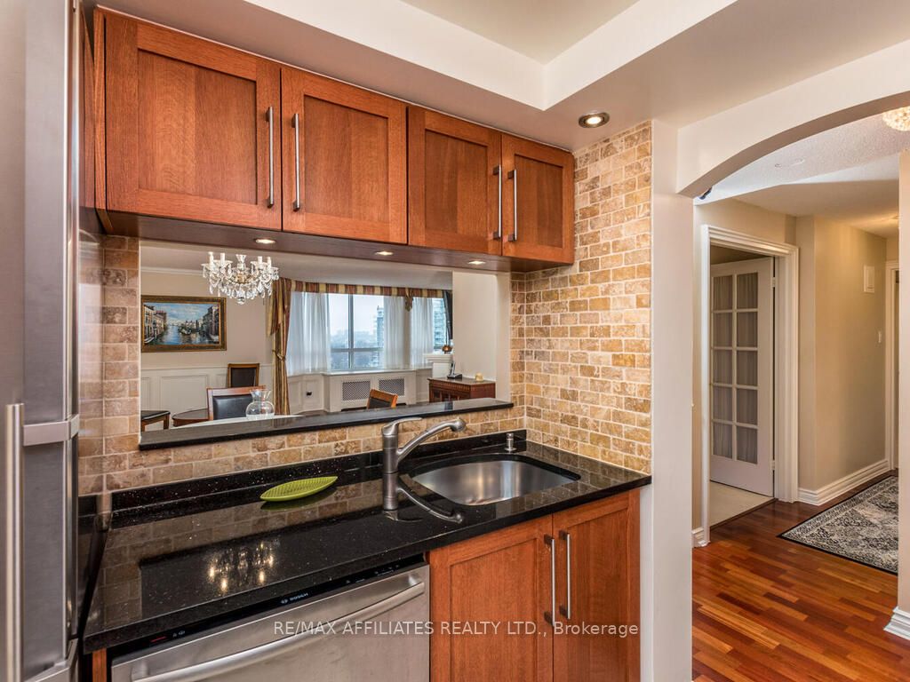 #914 - 80 Sandcastle Drive, SouthofBaselinetoKnoxdale, ON K2H 9E7