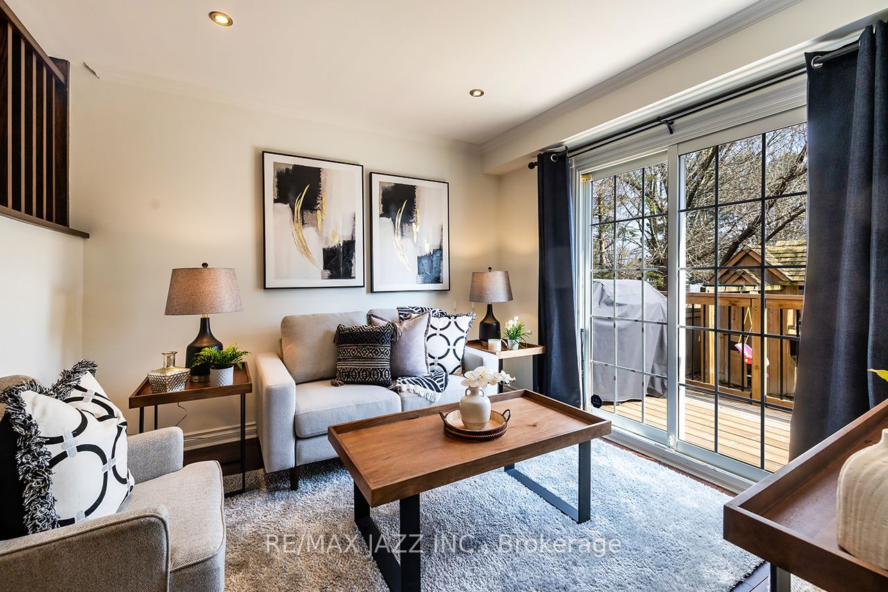 3 Rosewood Court