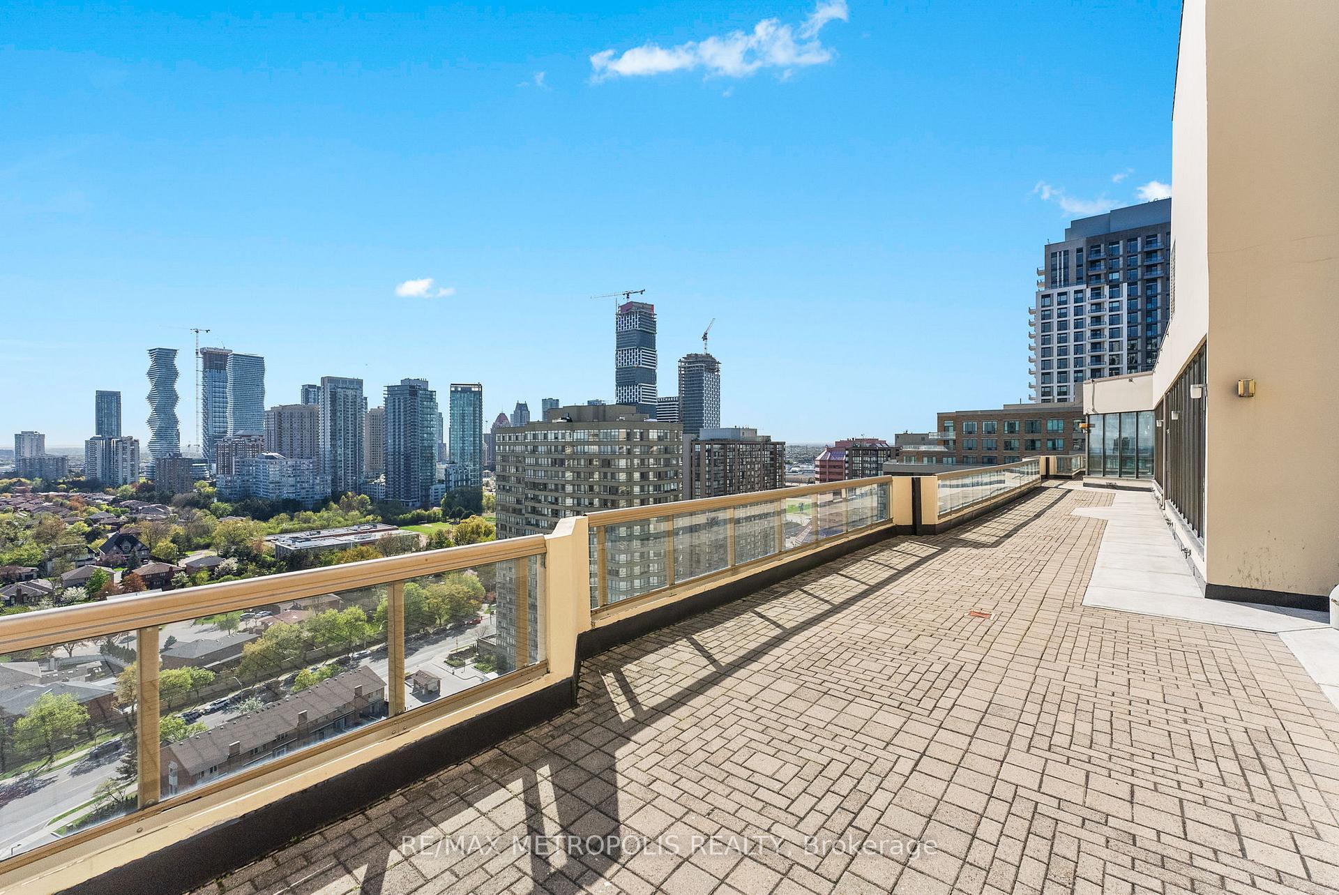 1 Bedroom Condo at 55 Elm, Mississauga For sale