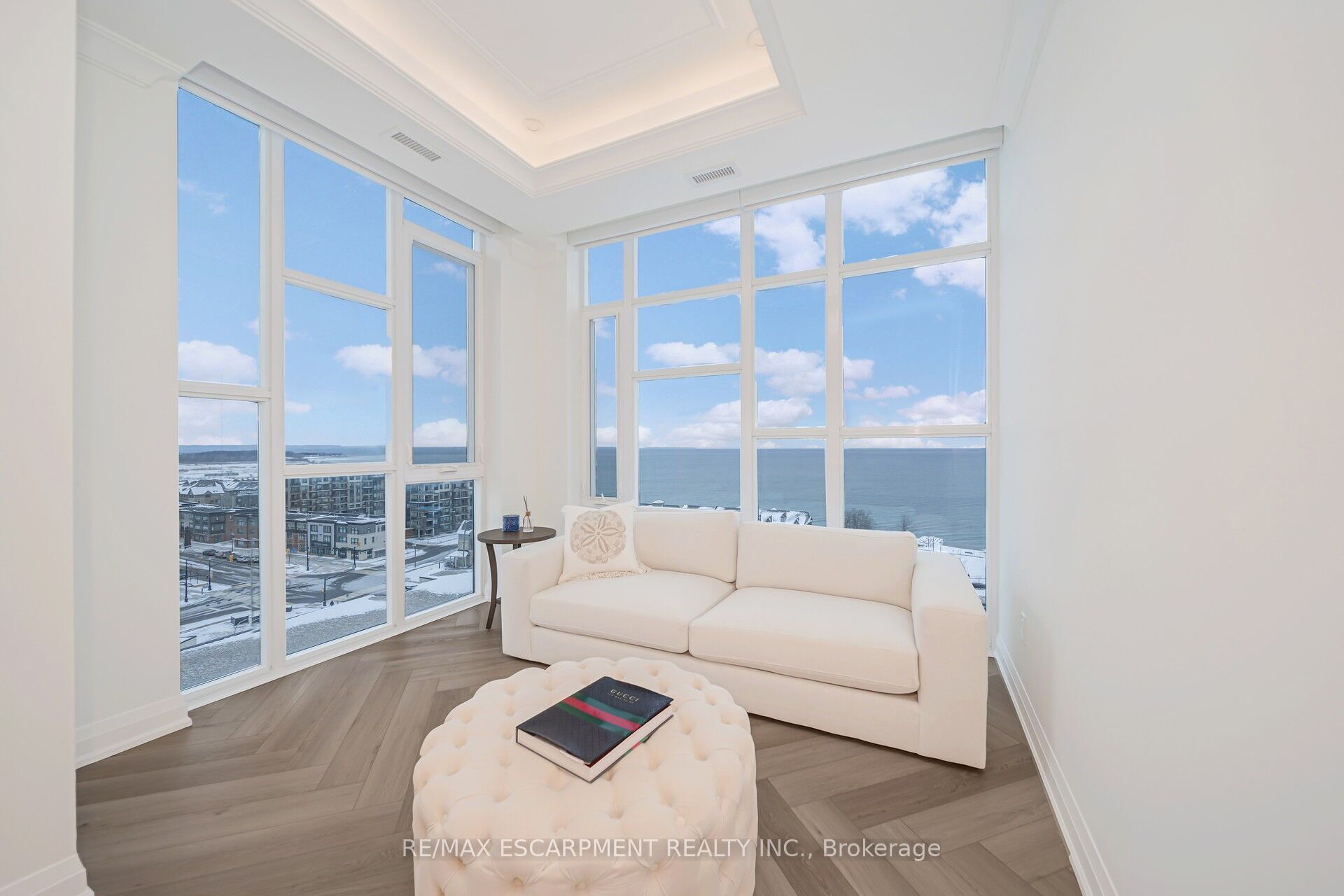 16 Concord Place, #905