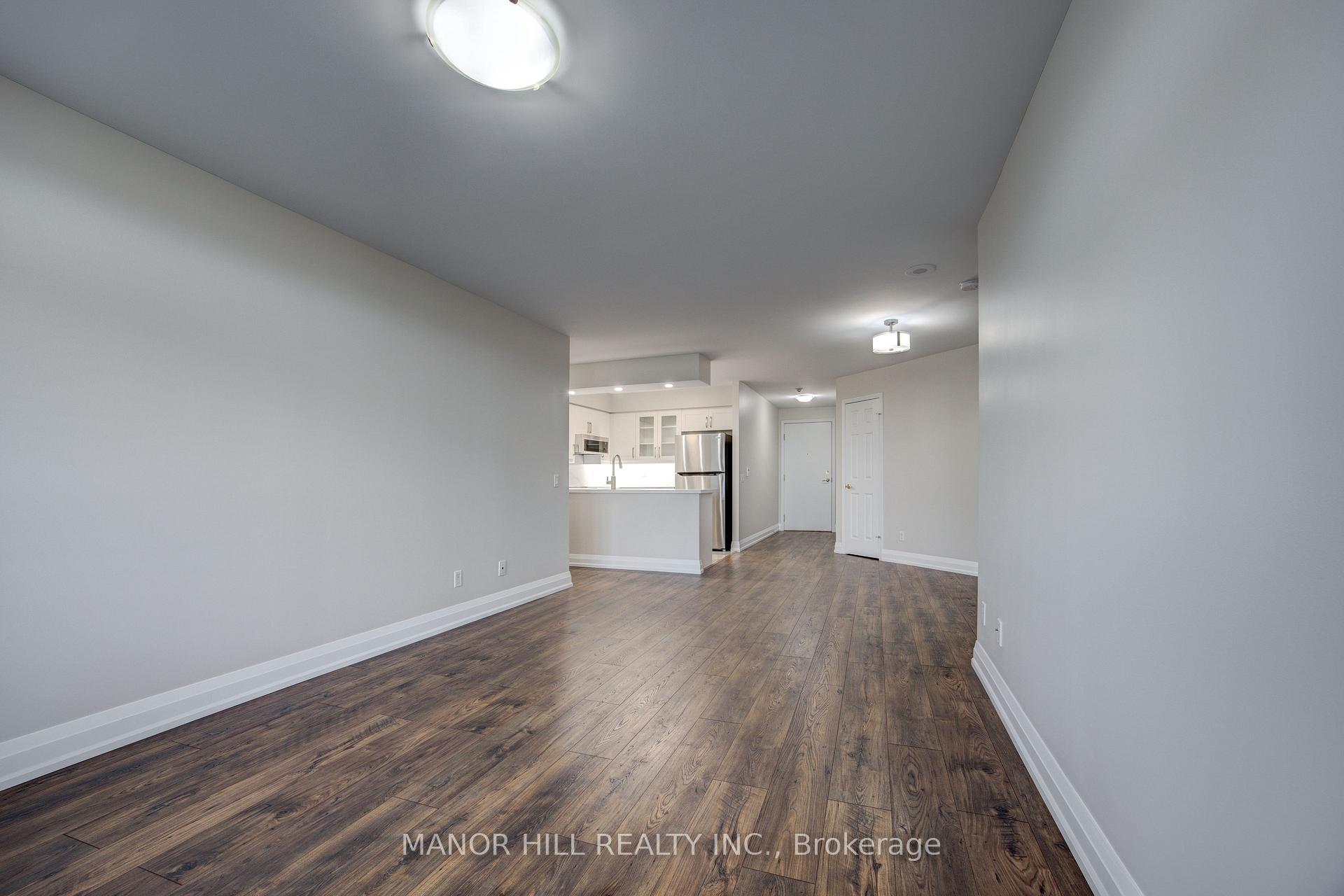 2 Bedrooms Condo at 35 Kingsbridge Garden,  Mississauga For sale