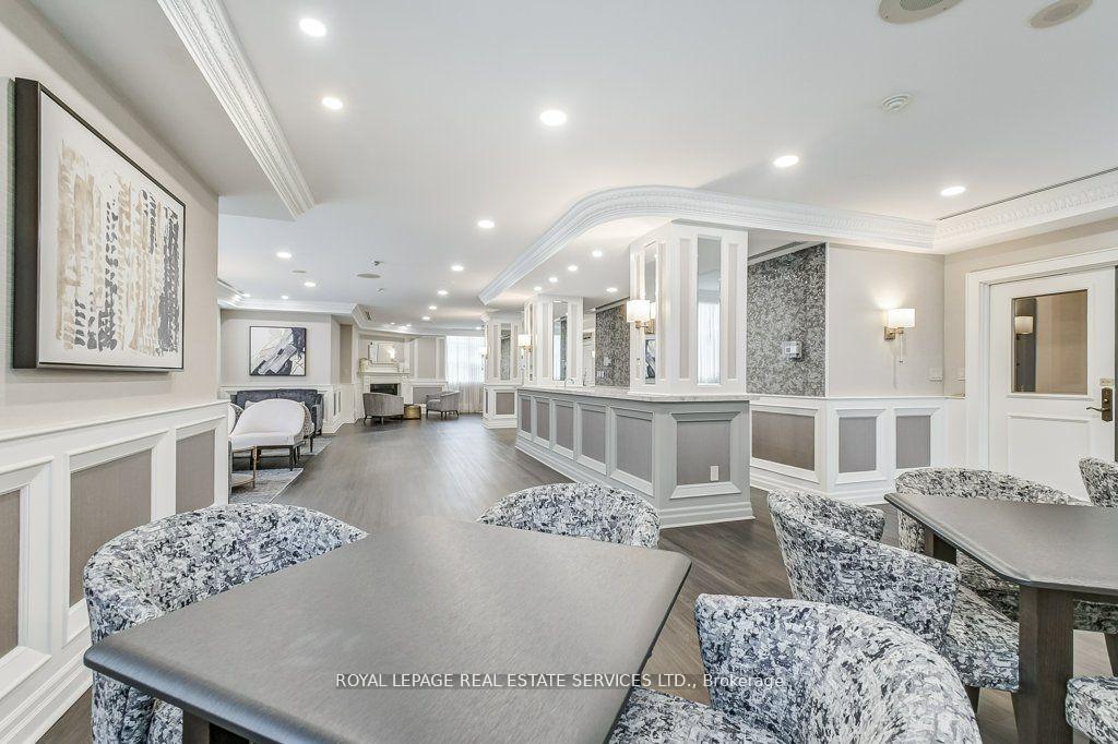 2 Bedrooms Condo at 10 Old York Mills, Toronto For sale