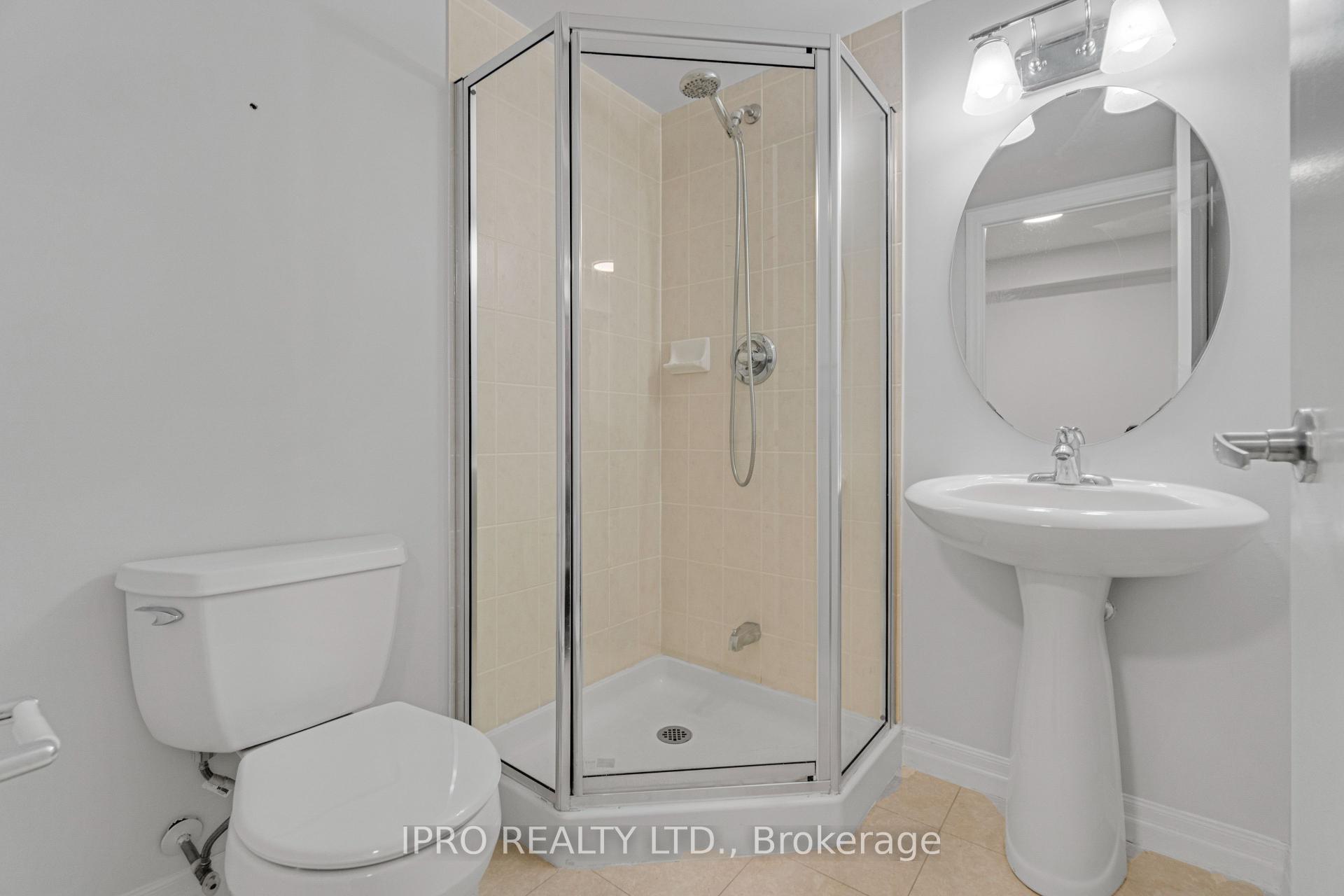 2 Bedrooms Condo at 16 Yonge, Toronto For sale