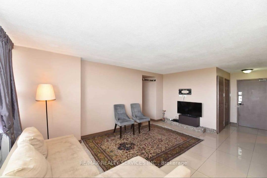 2 Bedrooms Condo at 270 PALMDALE,  Toronto For sale