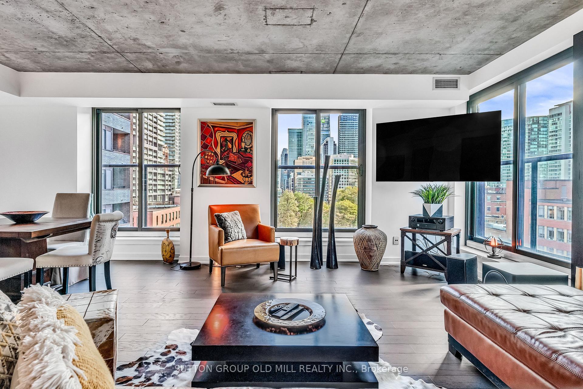 2 Bedrooms Condo at 400 Wellington, Toronto For sale