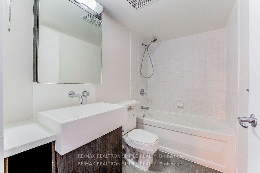 2 Bedrooms Condo at 15 Brunel, Toronto For sale