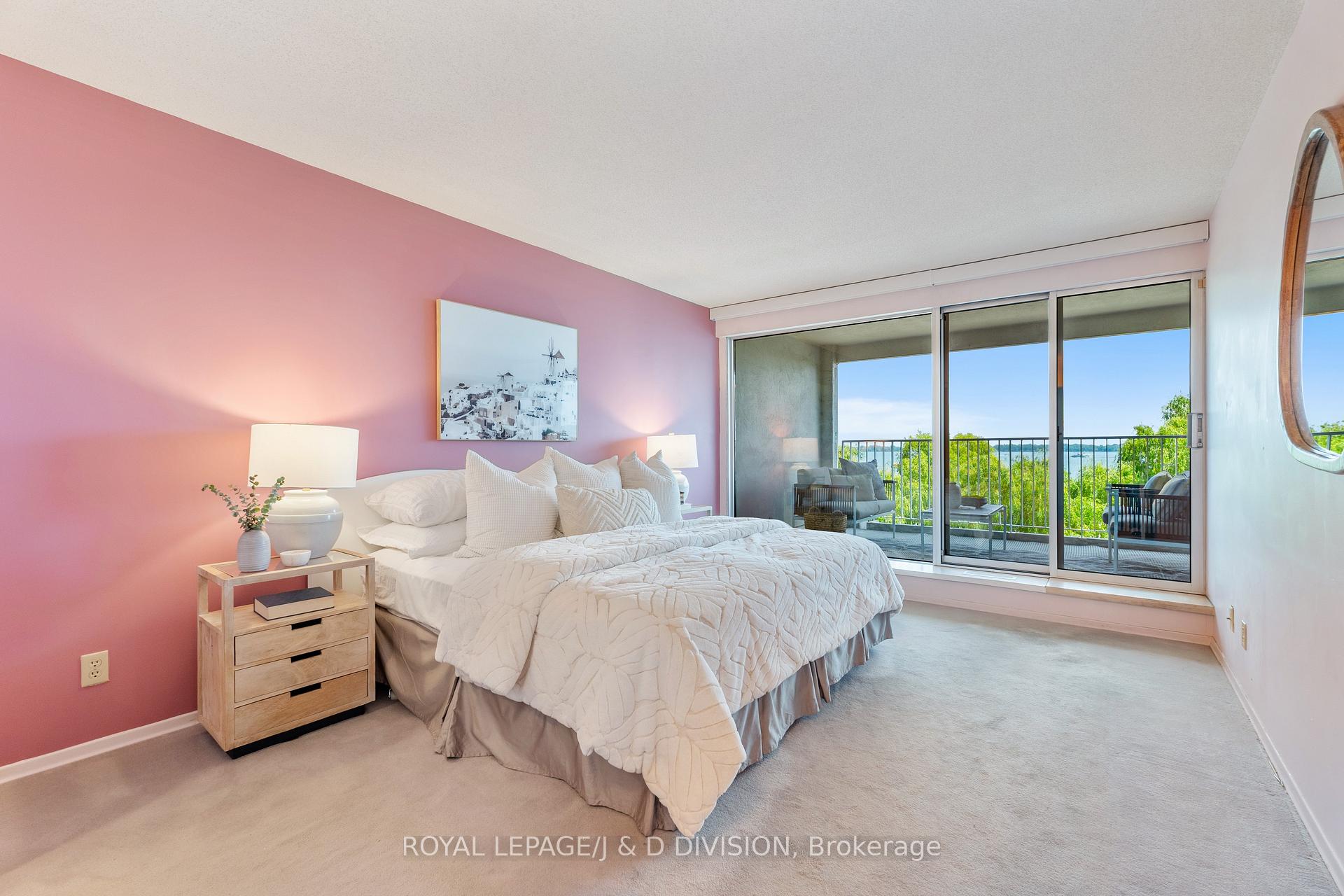 2 Bedrooms Condo at 401 Queens, Toronto For sale