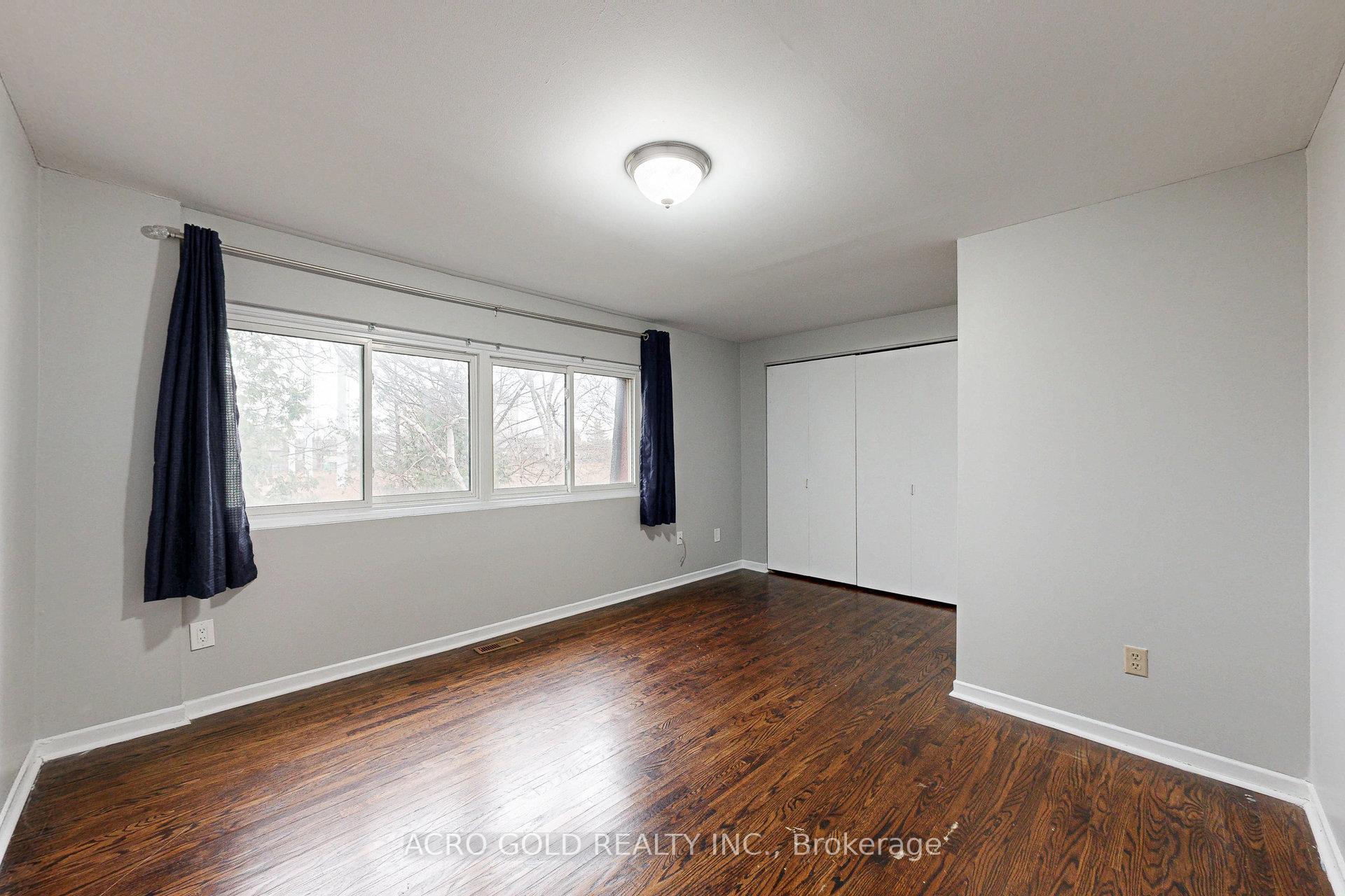 4 Bedrooms Condo at 441 Military,  Toronto For sale