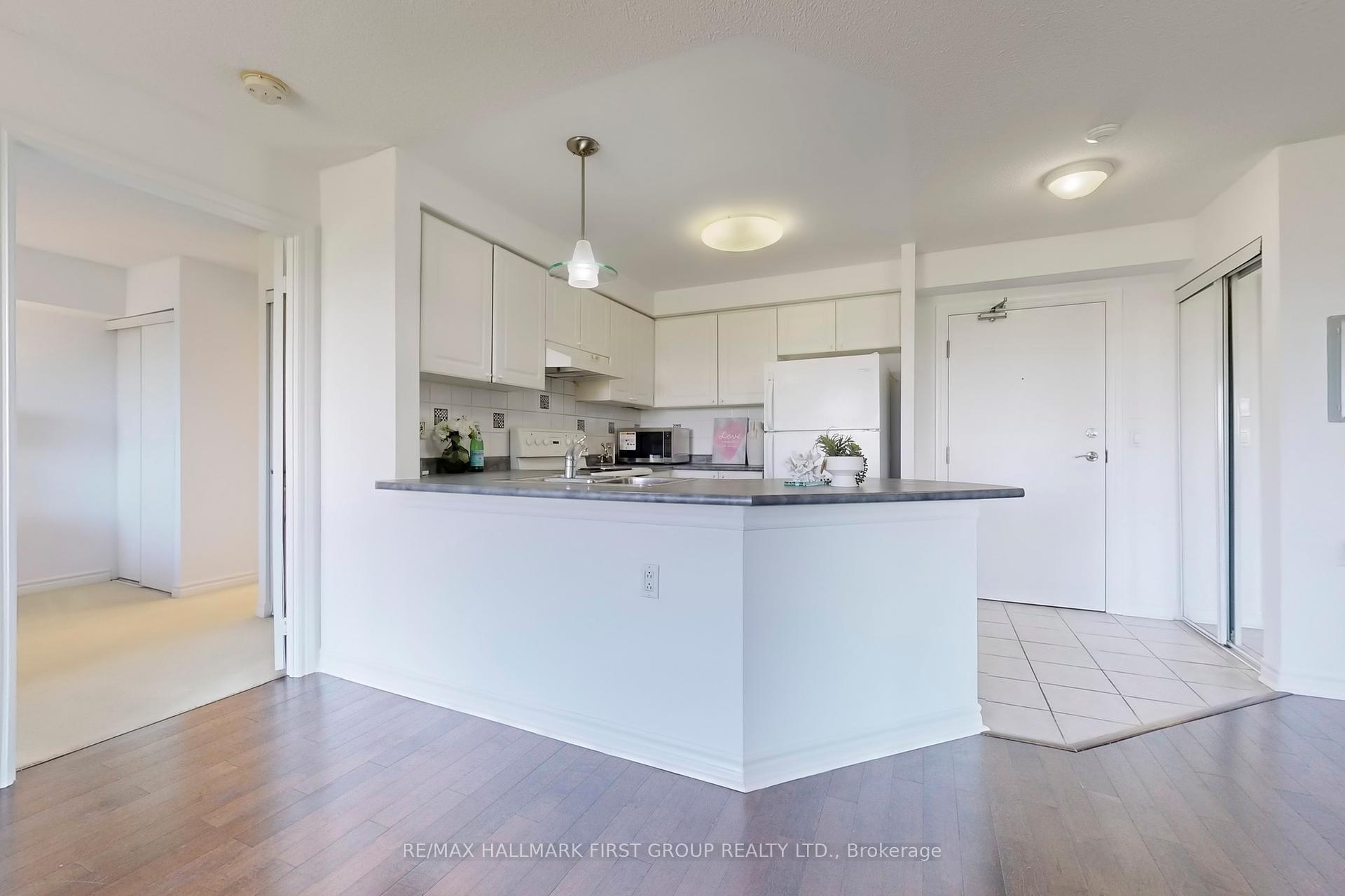 2 Bedrooms Condo at 1030 Sheppard, Toronto For sale