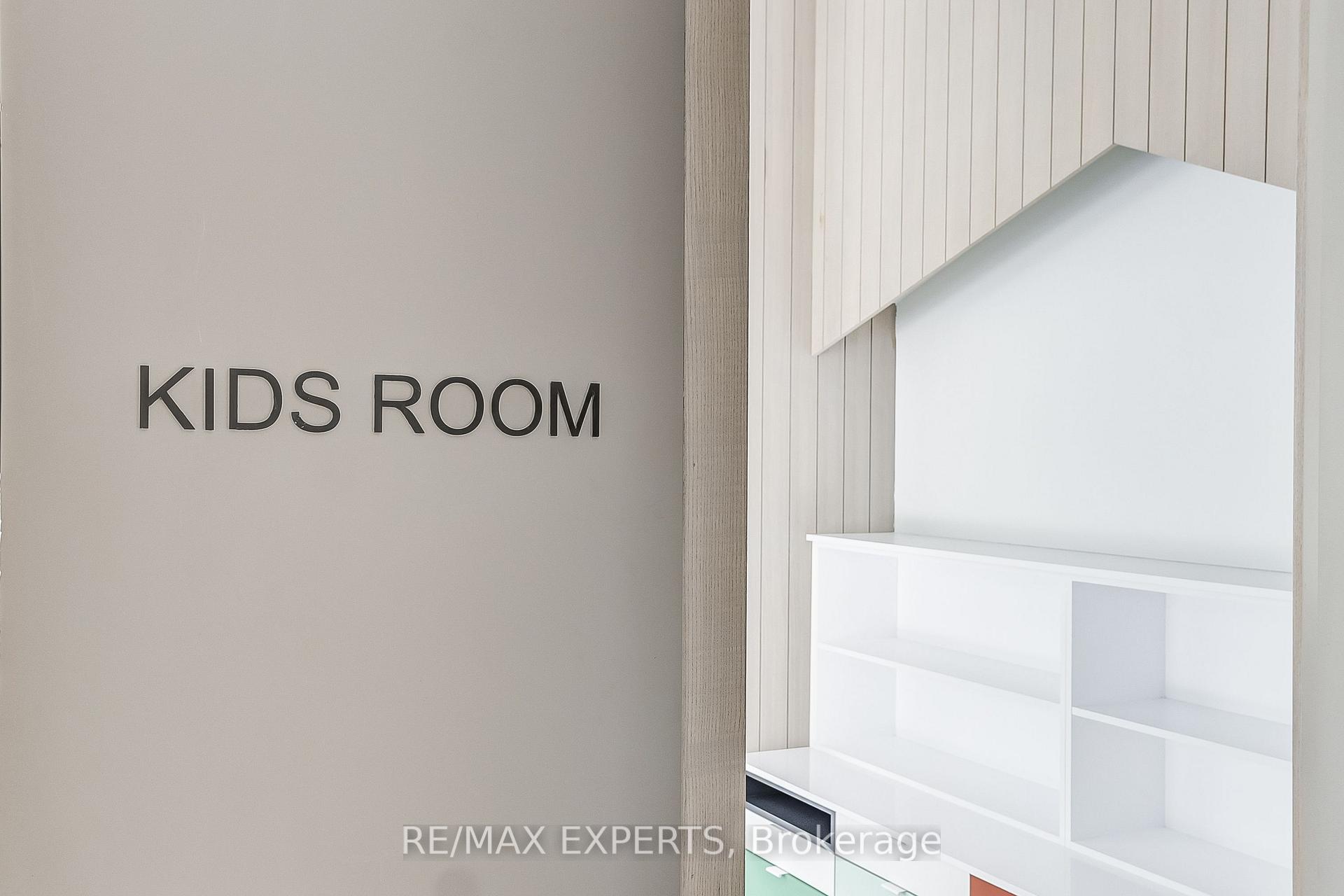2 Bedrooms Condo at 188 Fairview Mall,  Toronto For sale