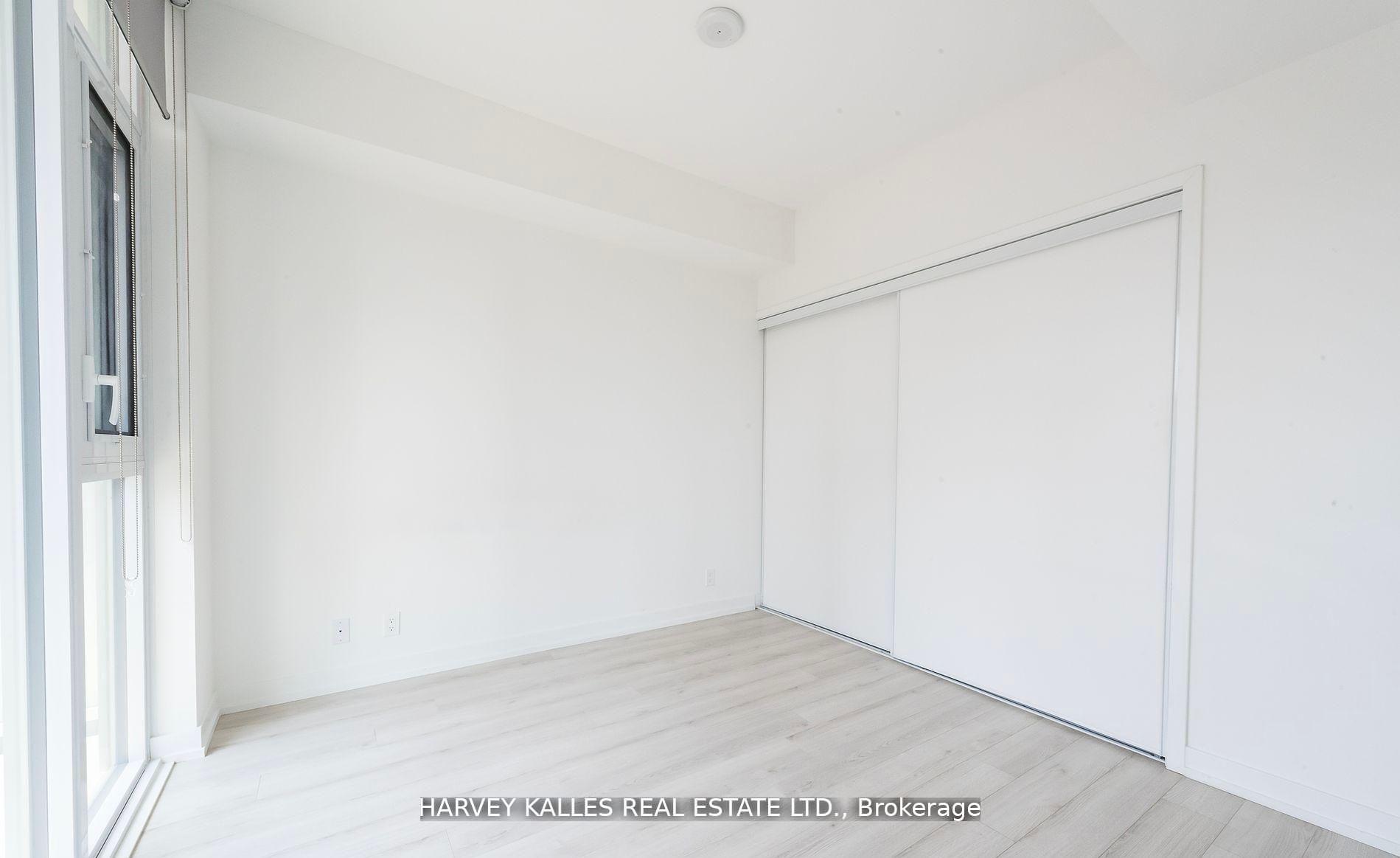33 Helendale Avenue 2409