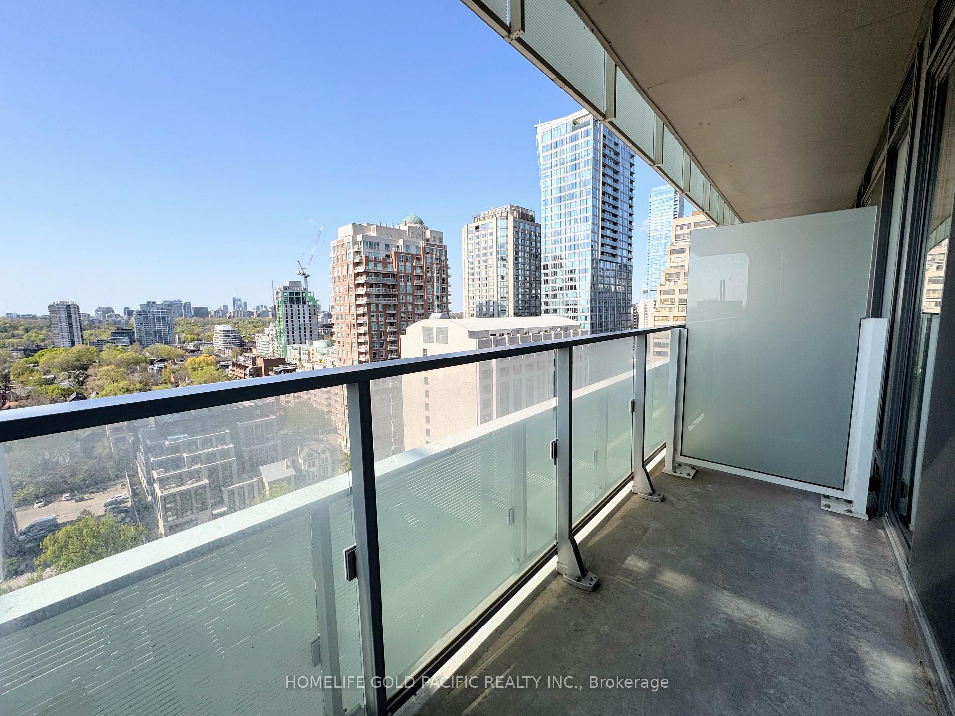 2 Bedrooms Condo at 200 Bloor, Toronto For sale