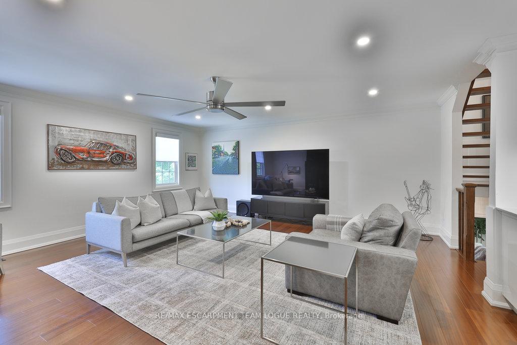 4 Bedrooms Condo at 4211 Millcroft Park, Burlington For sale