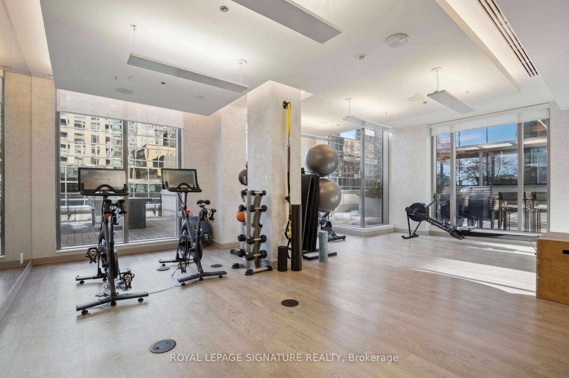 2 Bedrooms Condo at 88 Scott, Toronto For sale