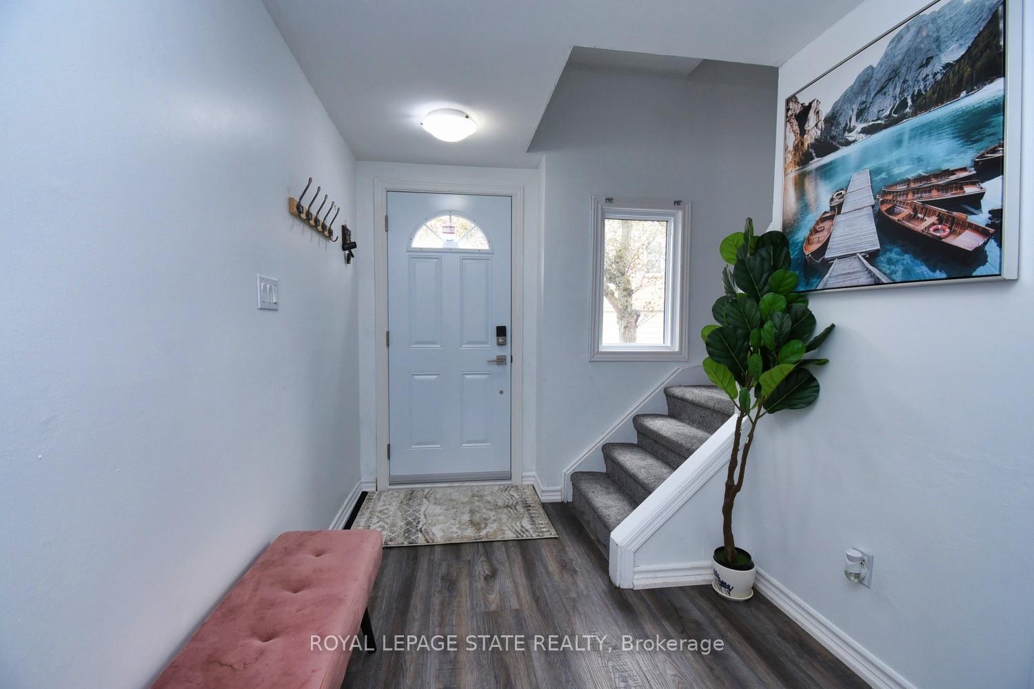 3 Bedrooms Condo at 1255 Upper Gage,  Hamilton For sale