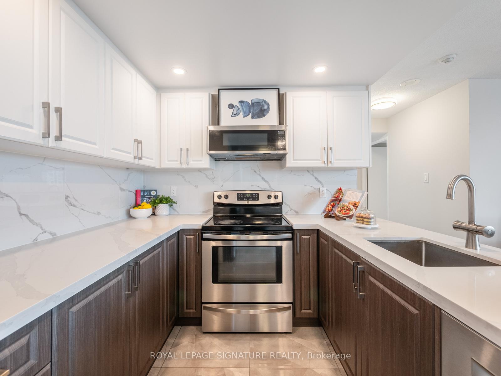 3 Bedrooms Condo at 3050 Ellesmere, Toronto For sale