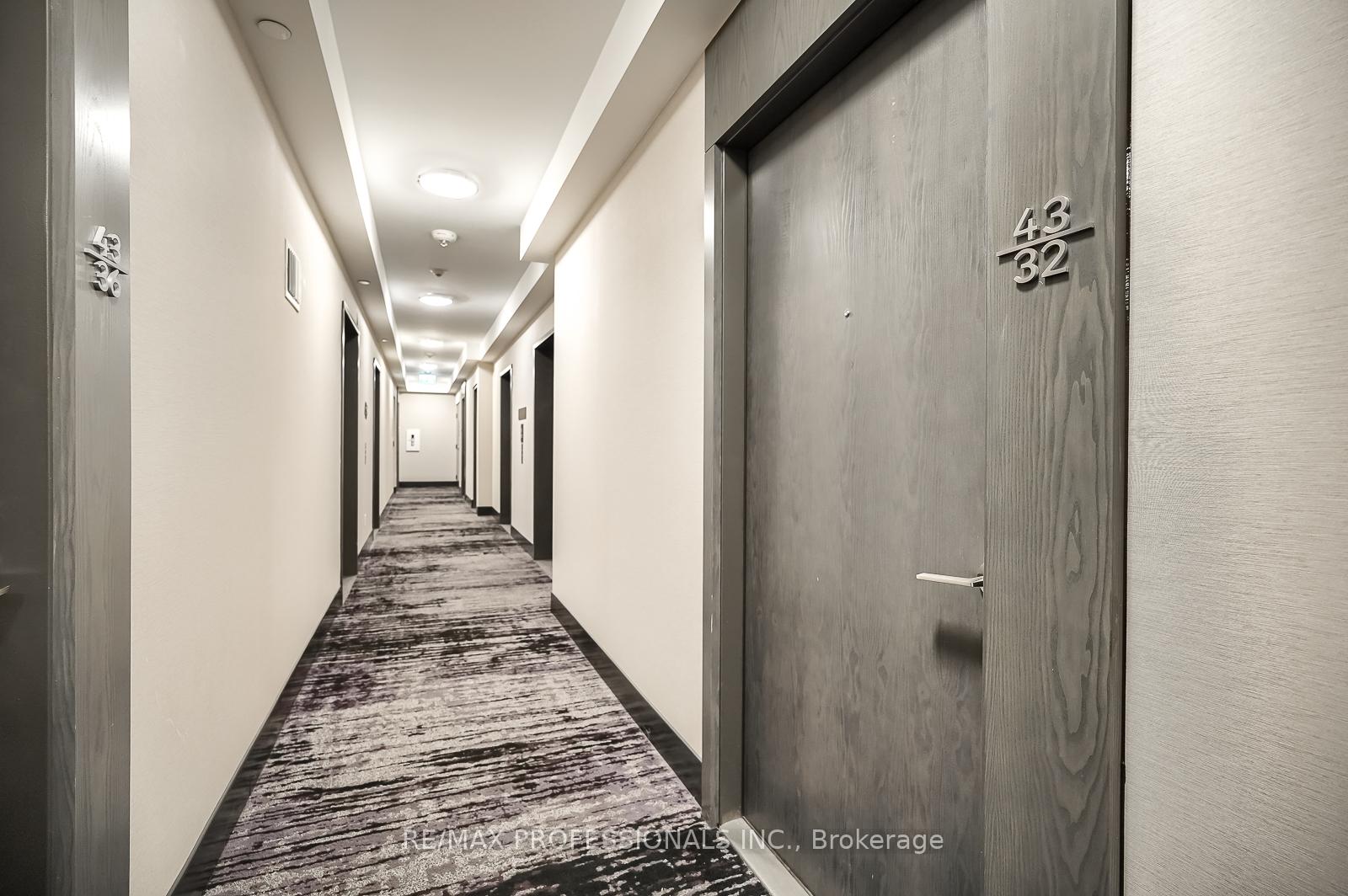 2 Bedrooms Condo at 5 Mabelle, Toronto For sale