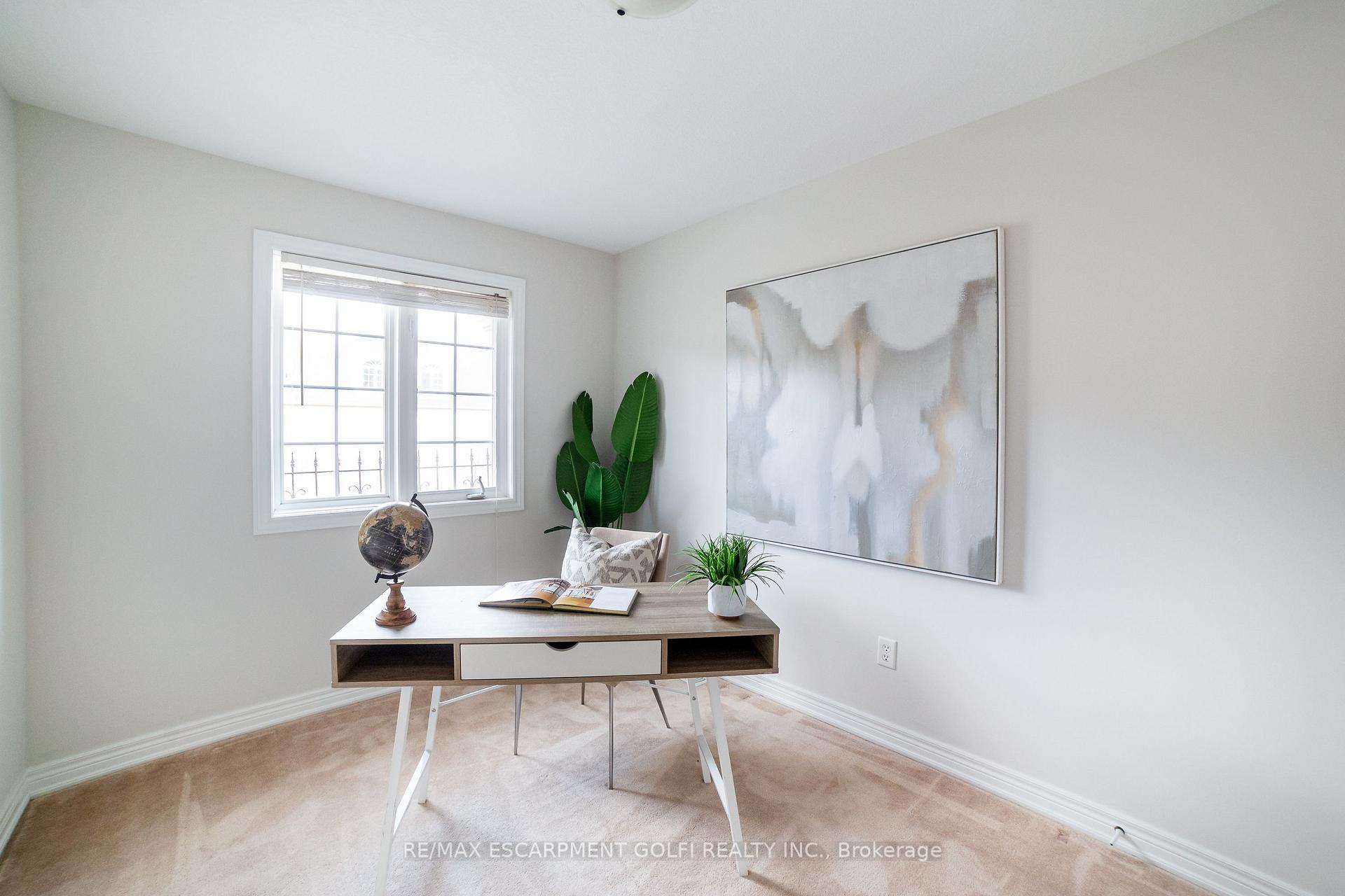 3 Bedrooms Condo at 7 FOREST VALLEY,  Hamilton For sale