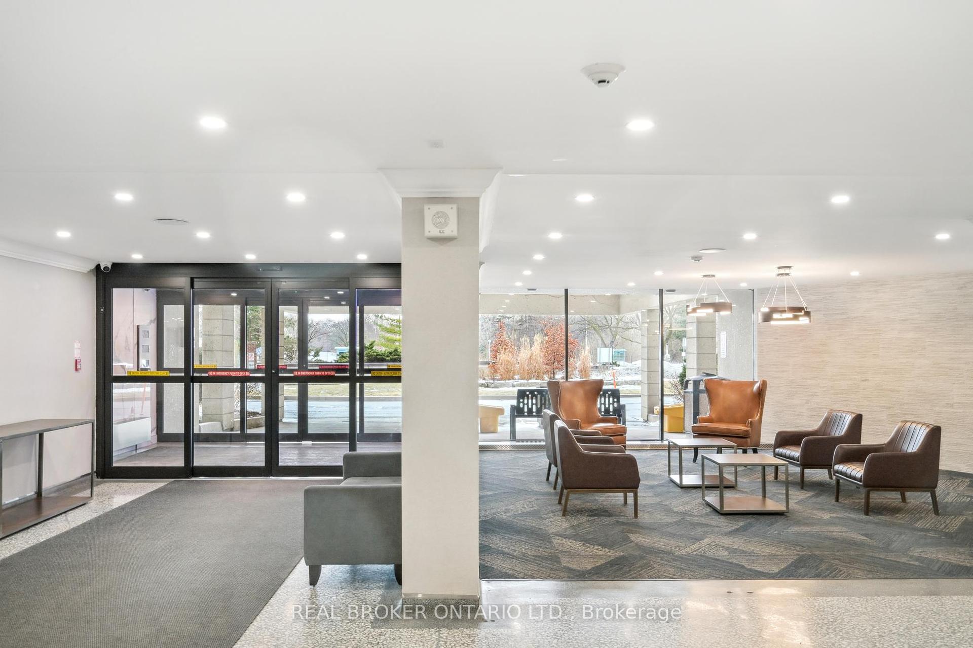 2 Bedrooms Condo at 451 The West Mall, Toronto For sale