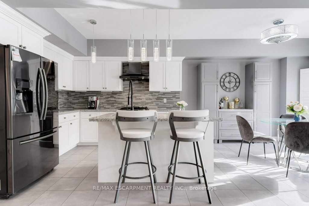 98 Shoreview Place, #12