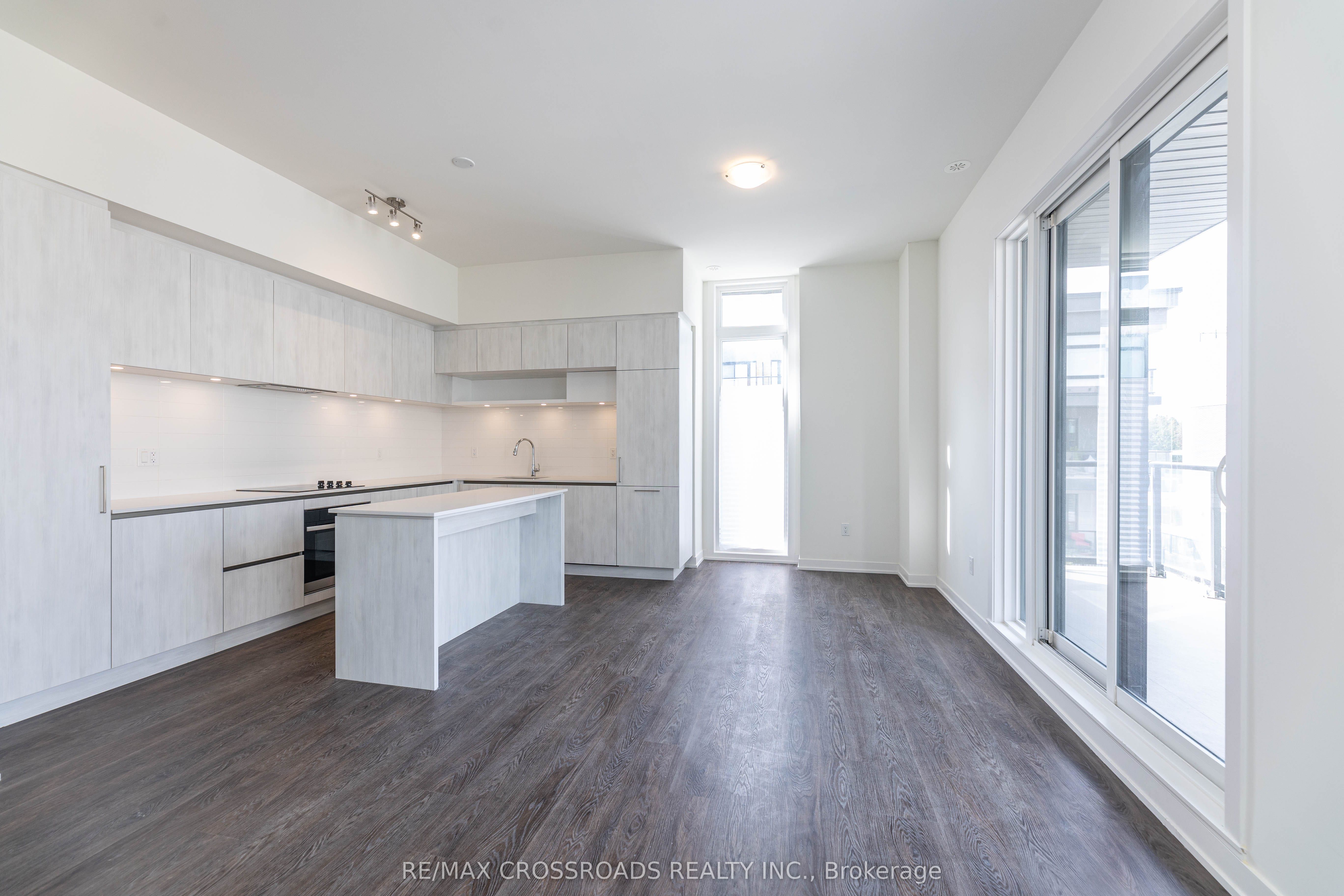 10 David Eyer Road E, #1203