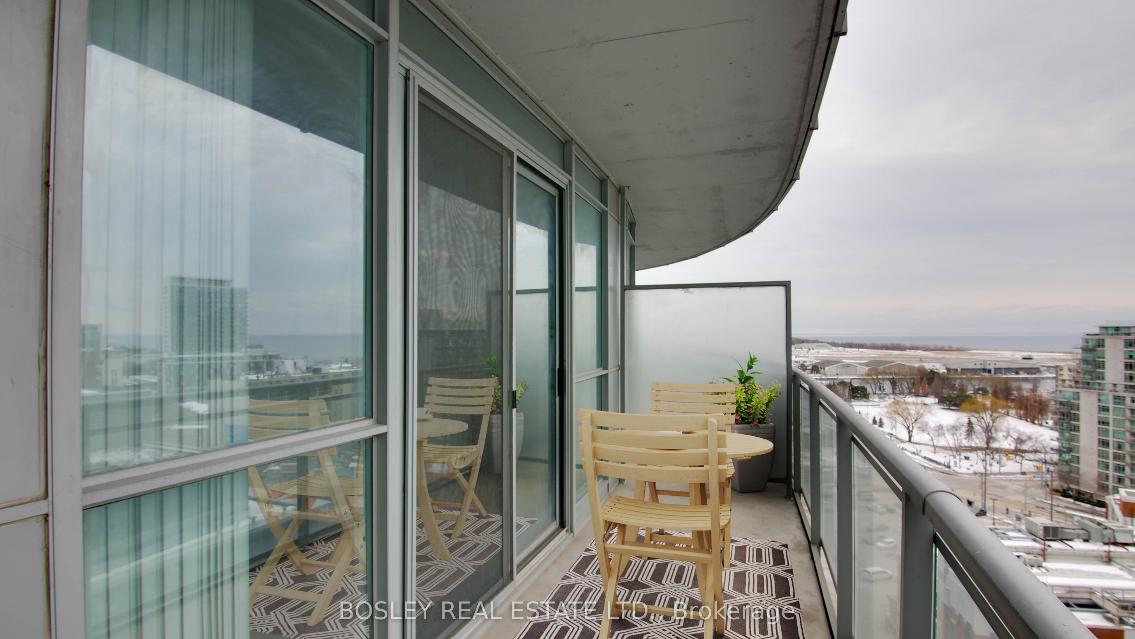 38 Dan Leckie Way, #1802