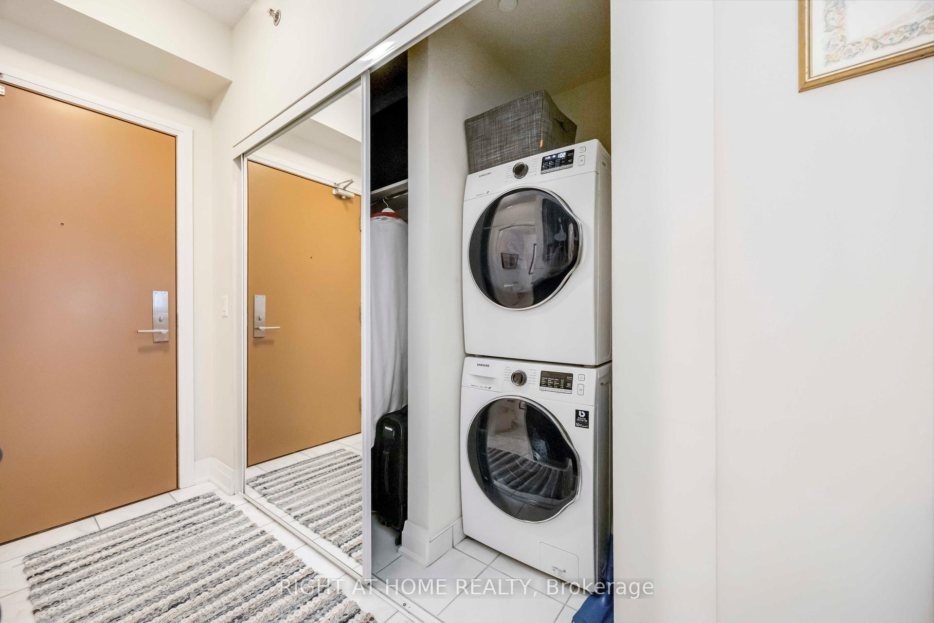2 Bedrooms Co-op at 520 Steeles, Vaughan For sale