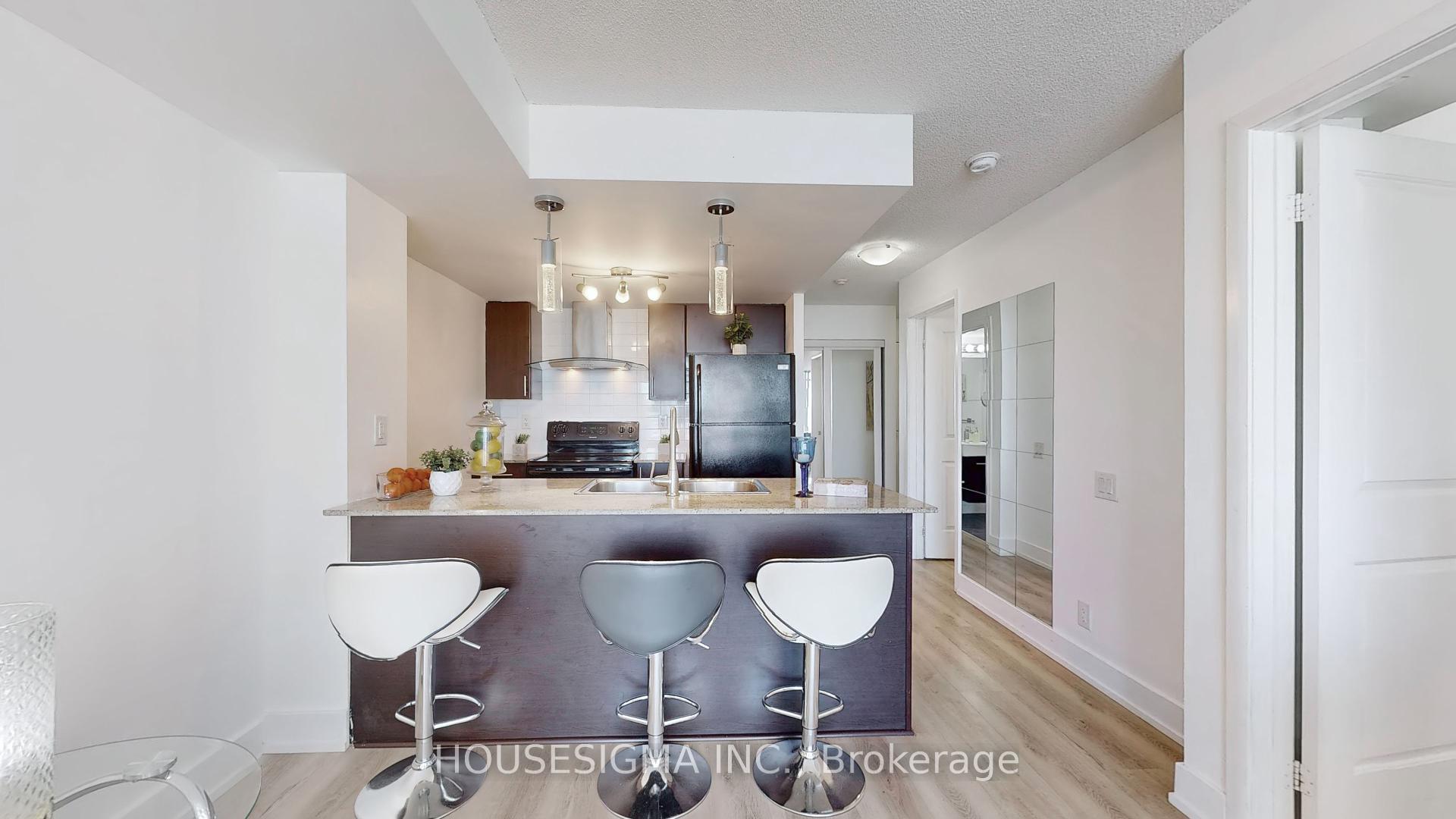 2 Bedrooms Condo at 190 Borough,  Toronto For sale