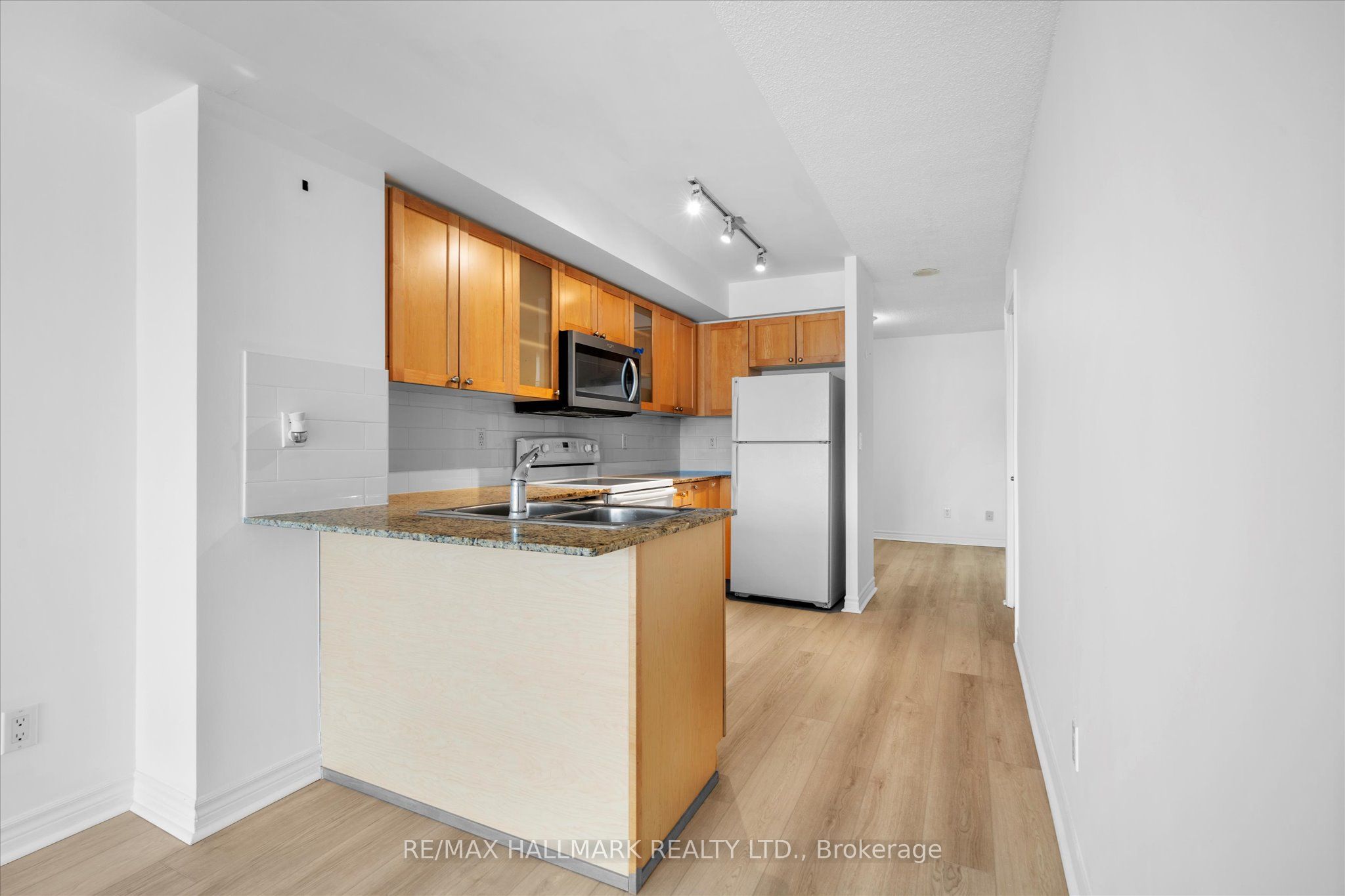 761 Bay Street, #2303