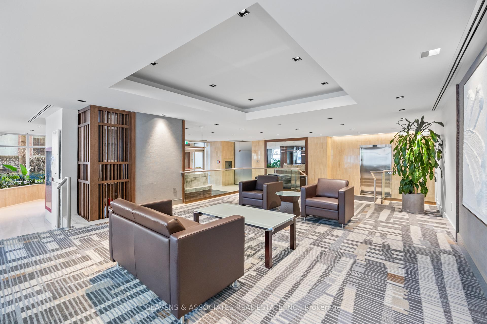 2 Bedrooms Condo at 71 Charles,  Toronto For sale