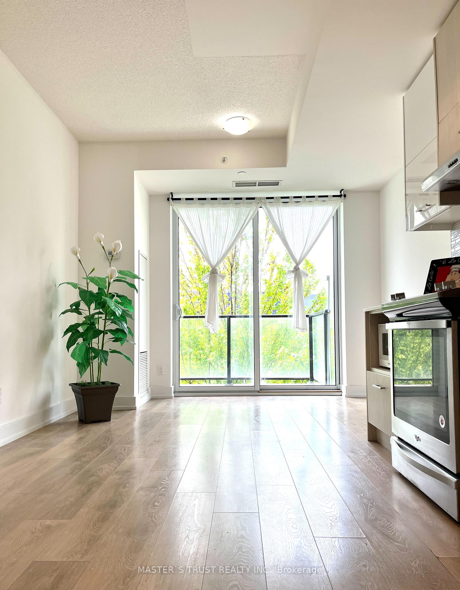 2 Bedrooms Condo at 150 Fairview Mall, Toronto For sale