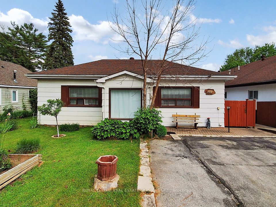 1351 Mosley
