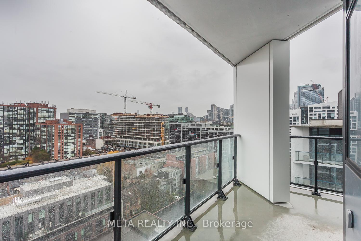 2 Bedrooms Condo at 9 Tecumseth, Toronto For sale
