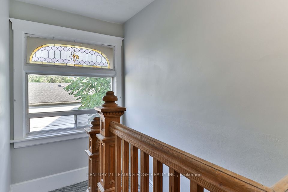 487 Eagle Street