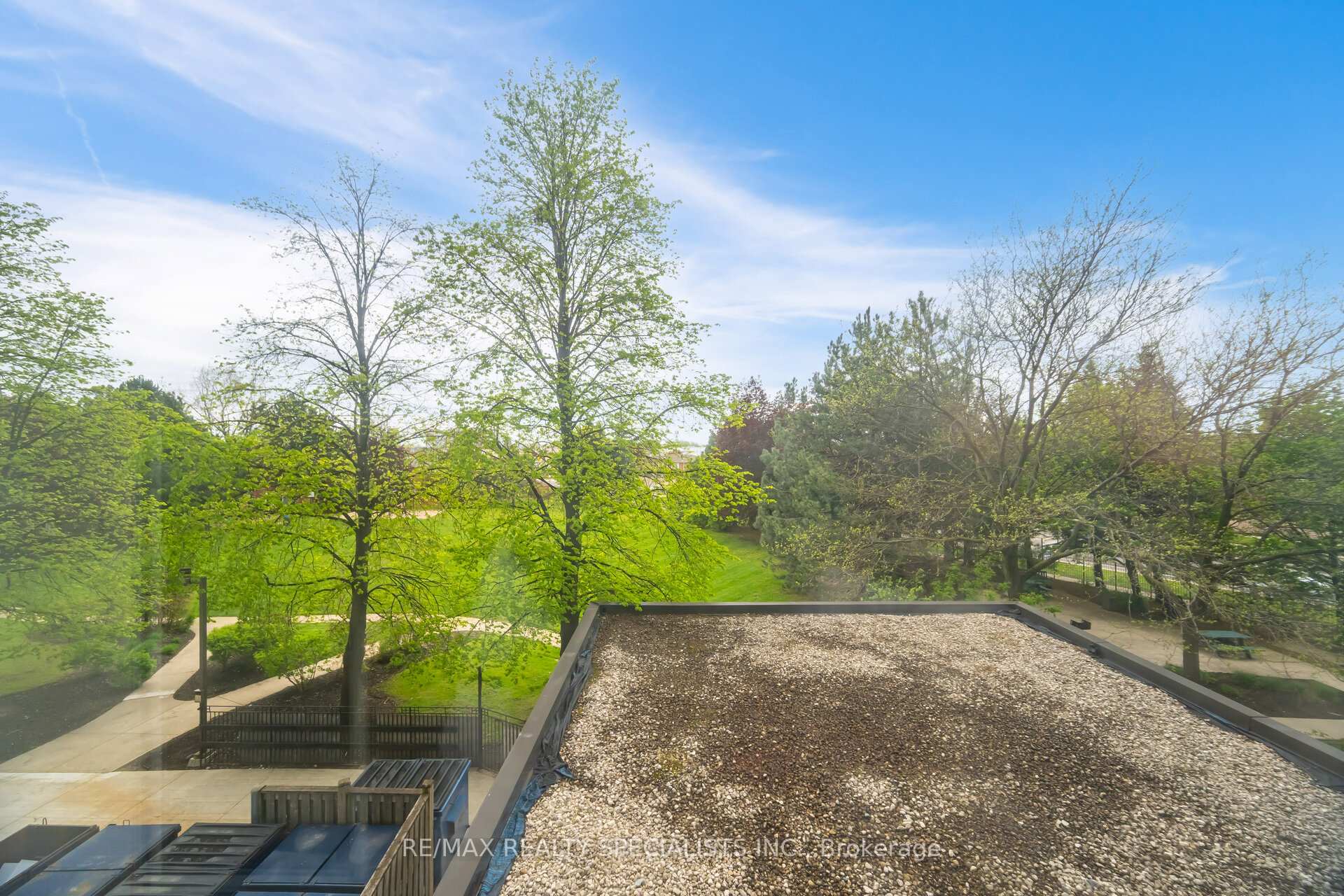 3 Bedrooms Co-op at 350 Webb, Mississauga For sale