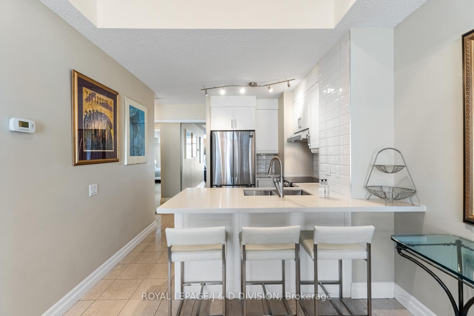 2 Bedrooms Condo at 500 Queens, Toronto For sale