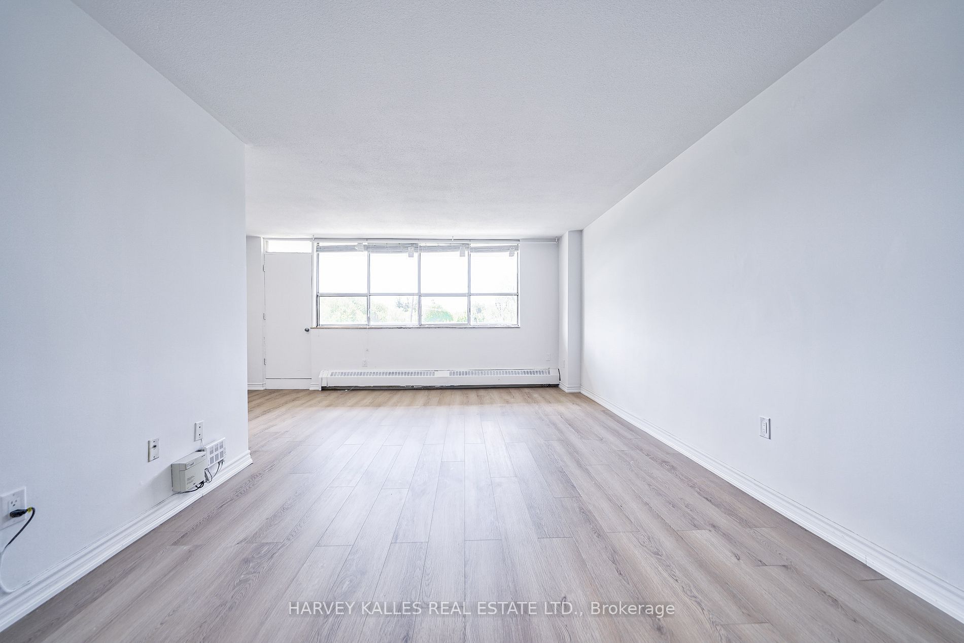 2000 Sheppard Avenue W 411