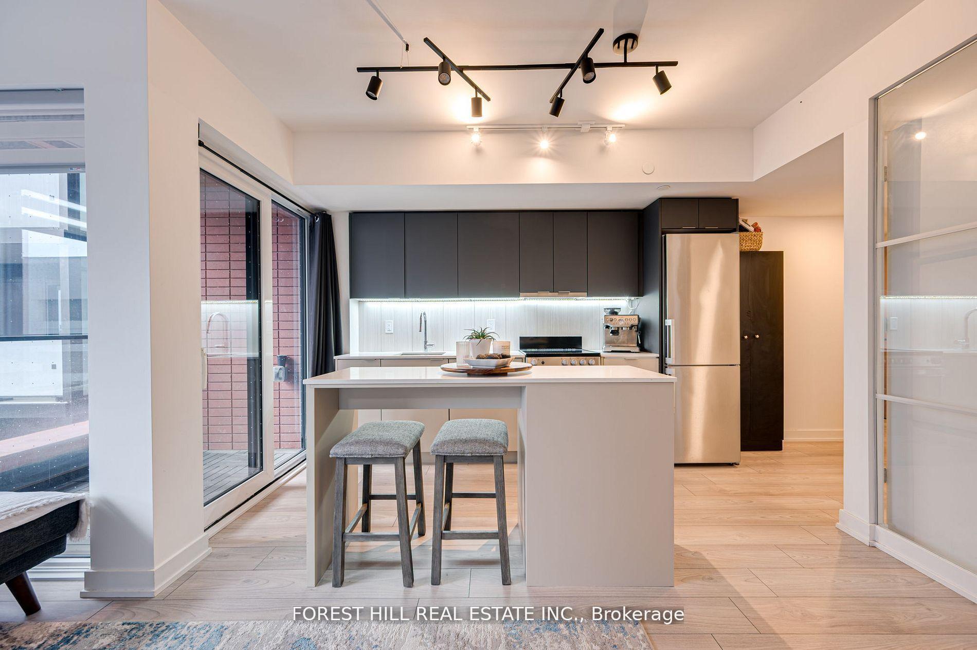 2 Bedrooms Condo at 8 Tippett, Toronto For sale