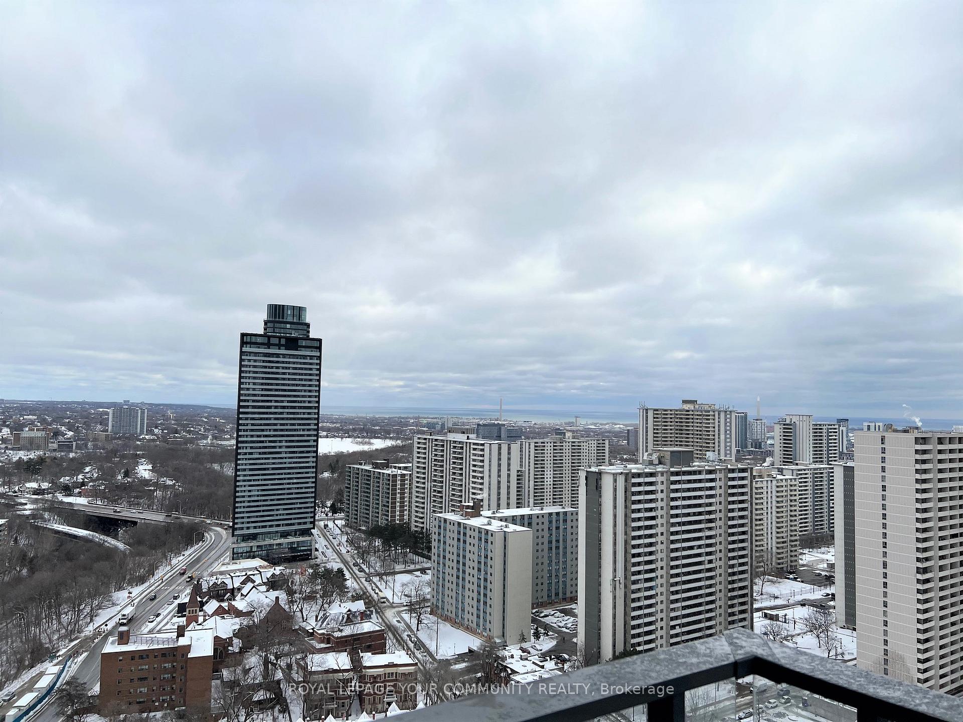 2 Bedrooms Condo at 395 Bloor,  Toronto For sale