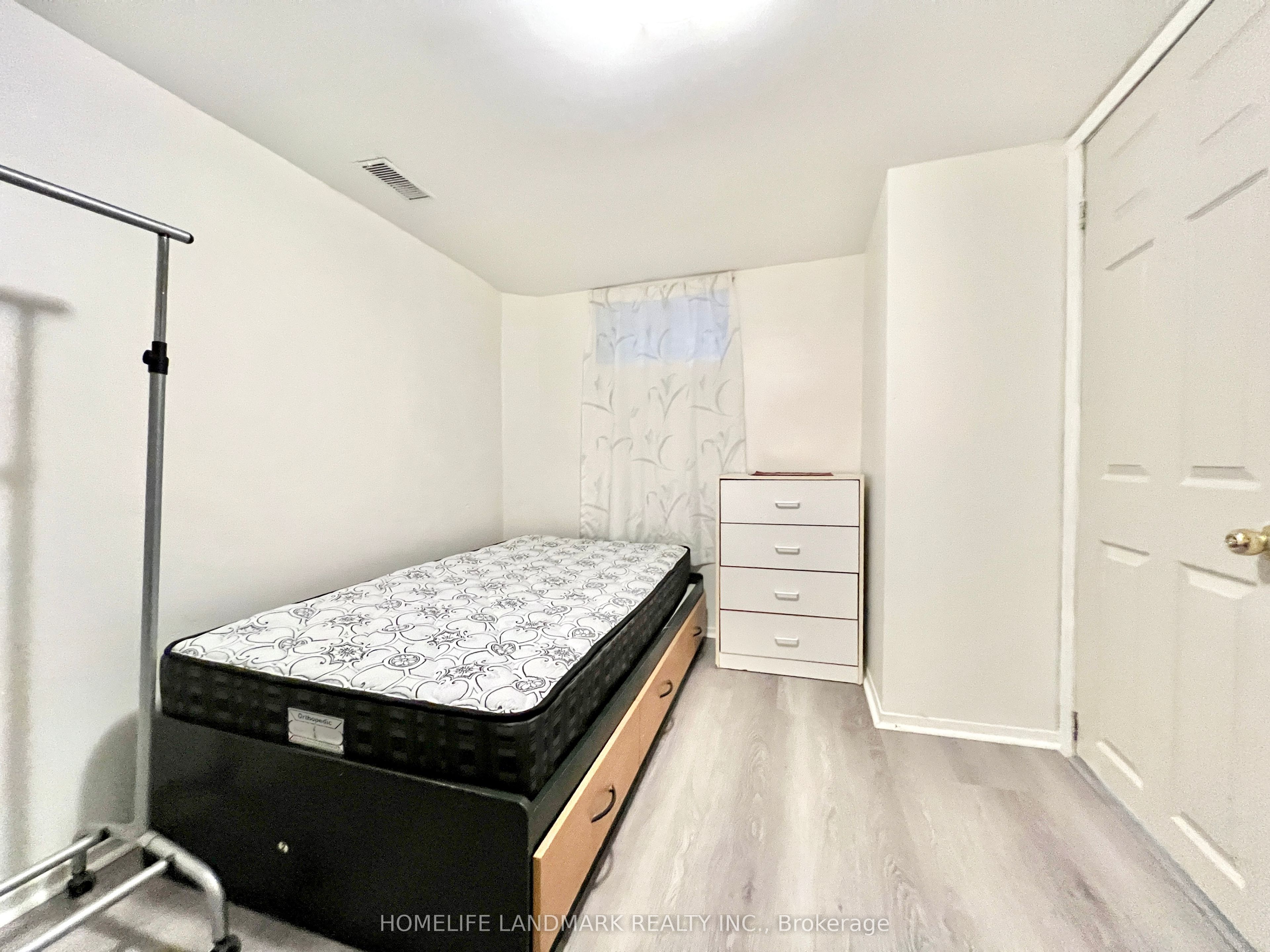 35 Sandyhook Square