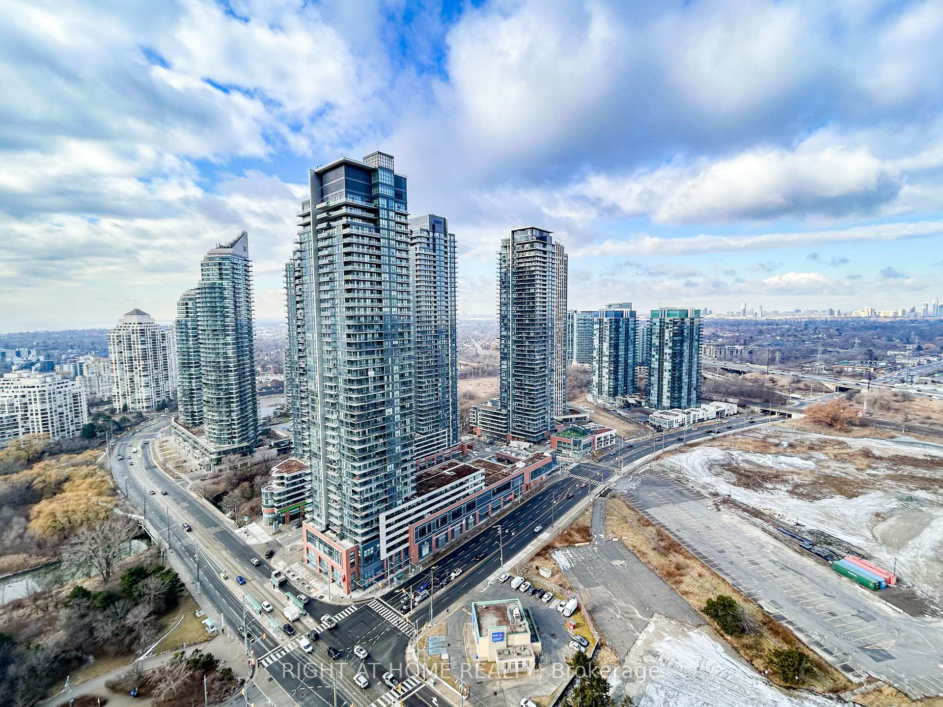 2 Bedrooms Condo at 30 Shore Breeze, Toronto For sale