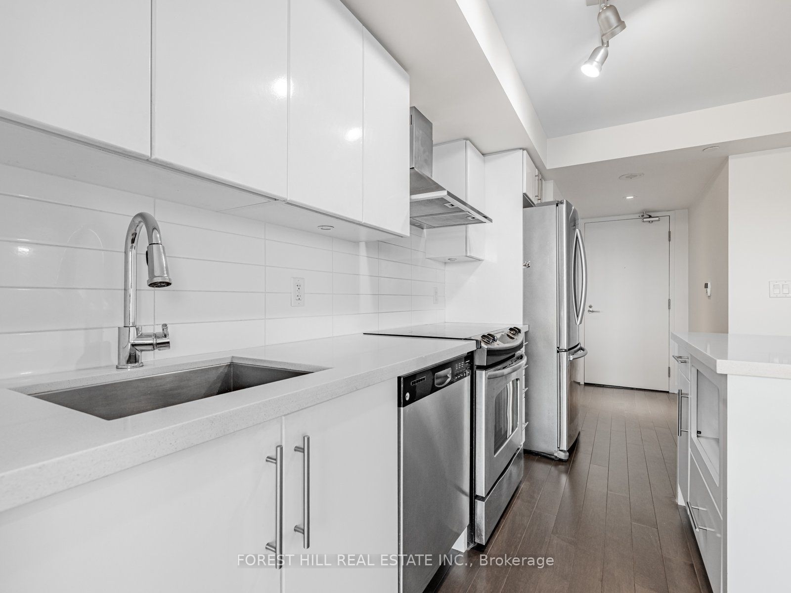 58 Orchard View Boulevard, #510